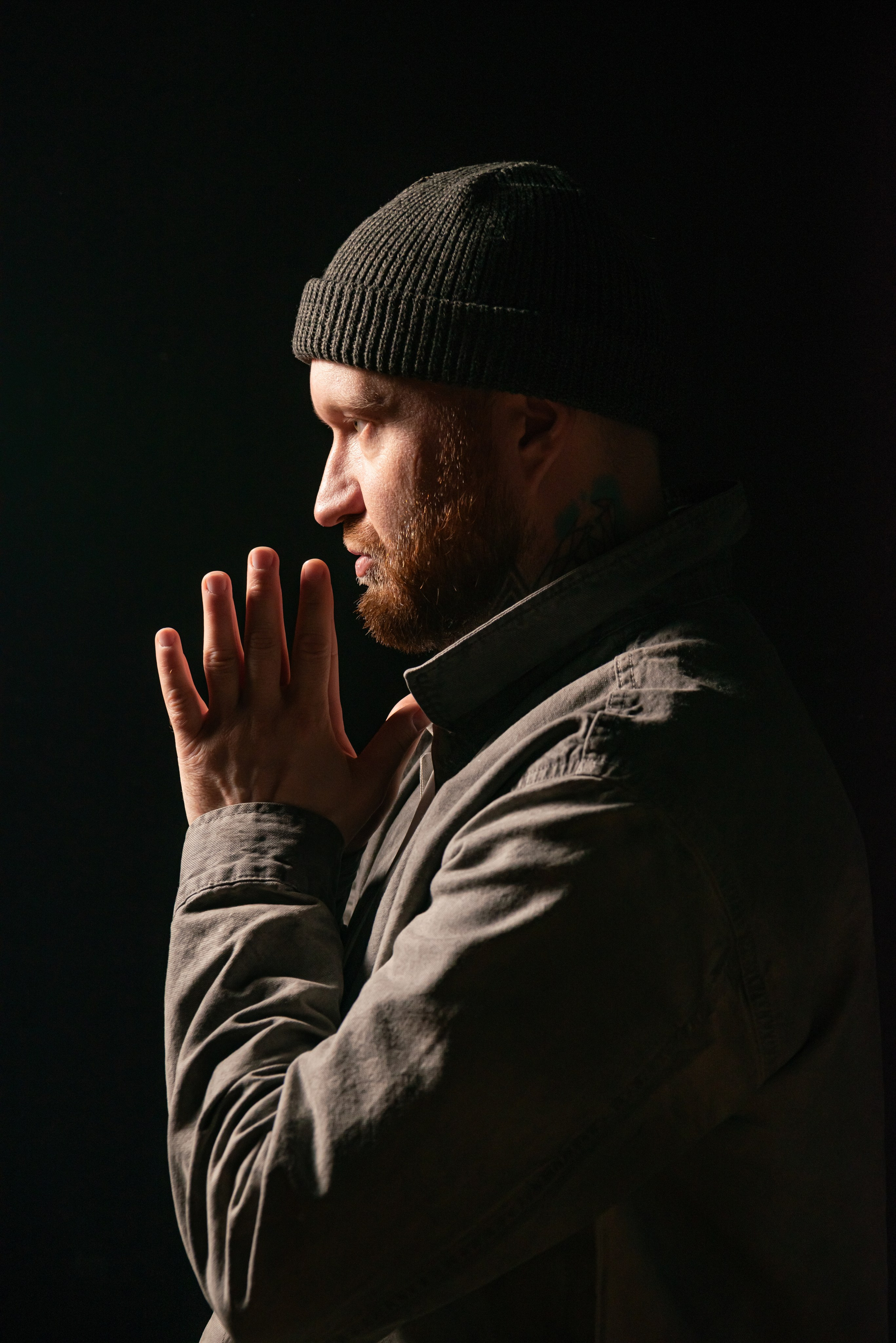 Мужской портрет. Фотография — это миг, который фиксирует вечность