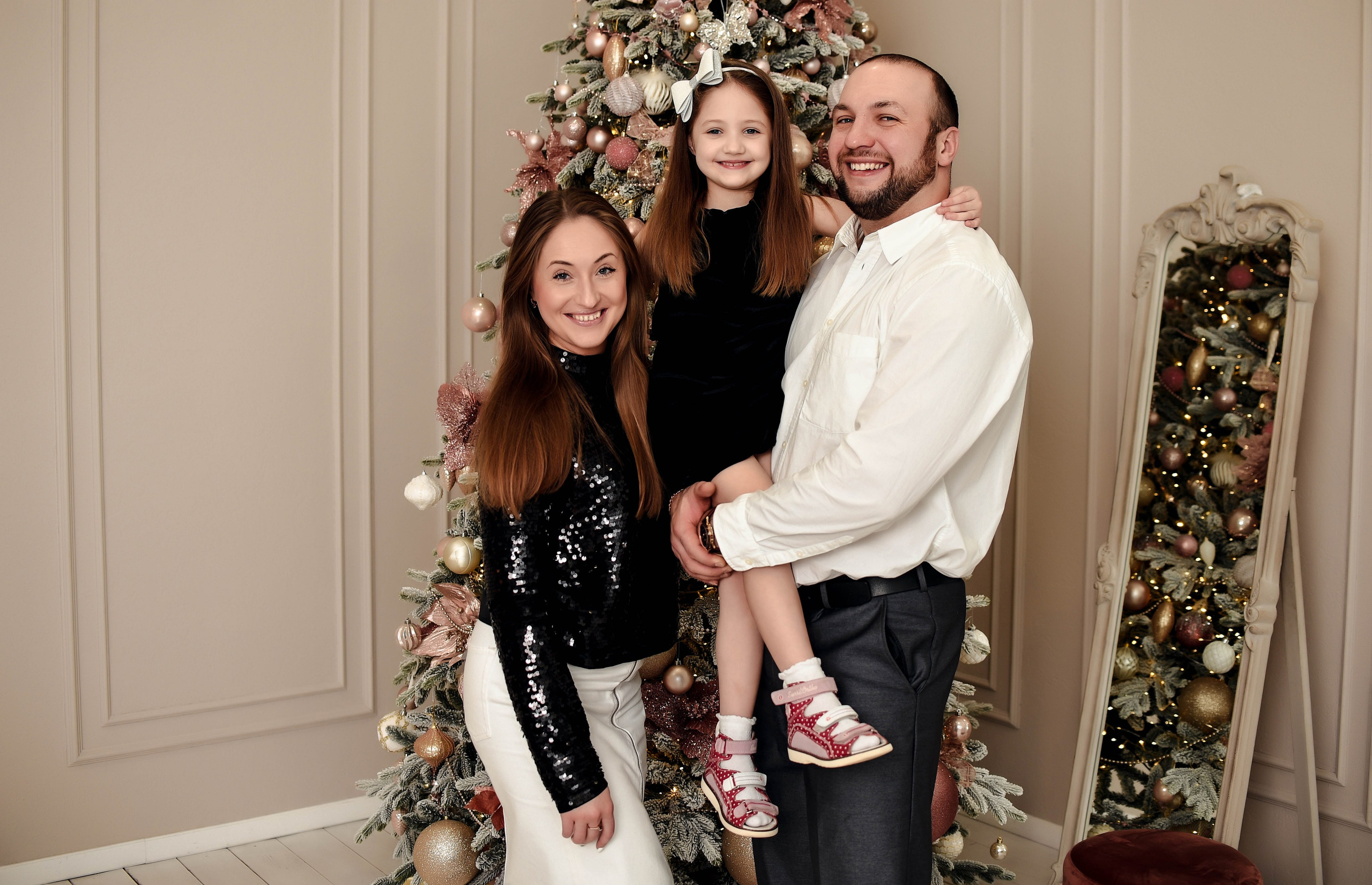 Новогодняя семейная. Свадебный, семейный, детский, контент фотограф в Омске Максим Ильин