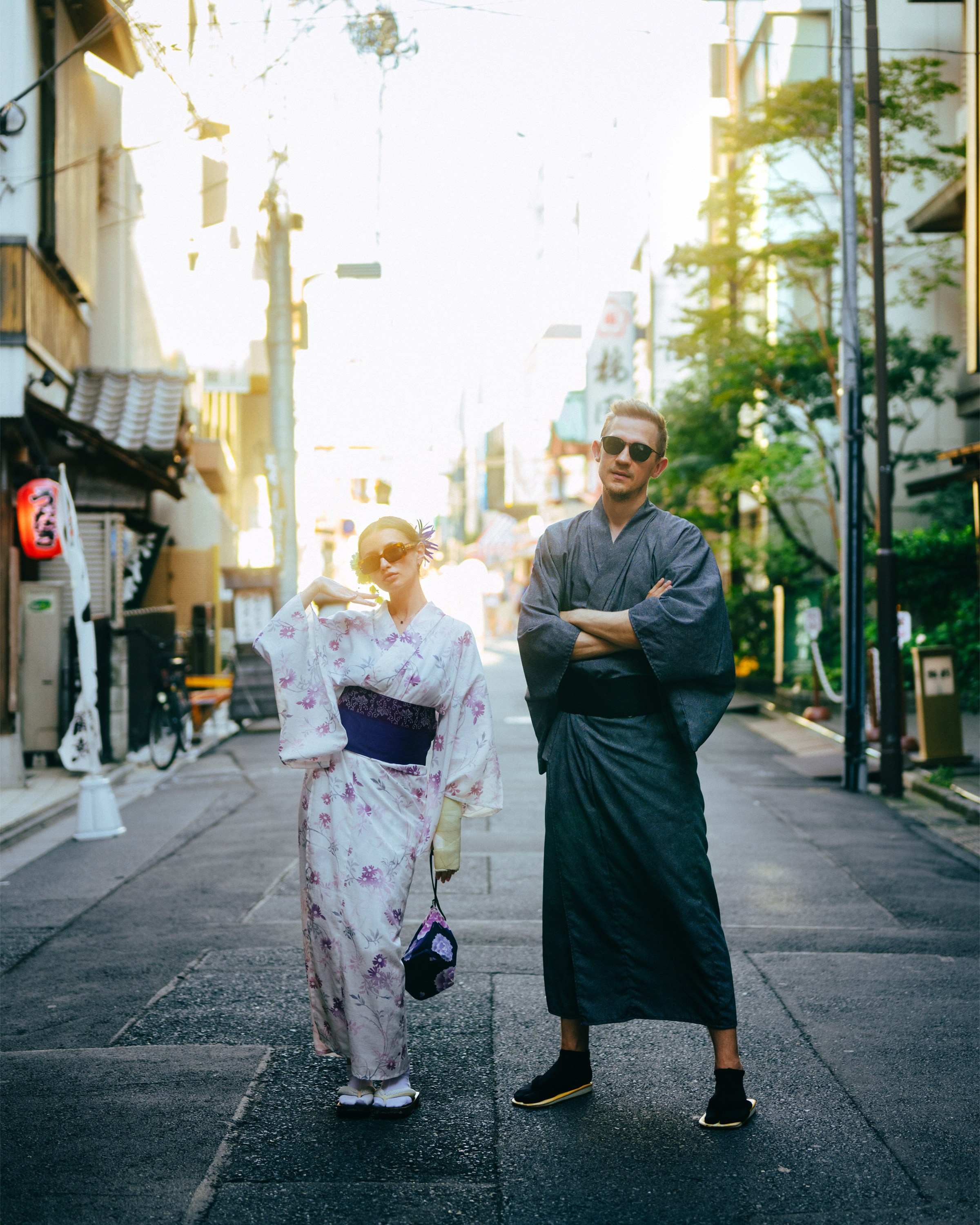 Nailya Anton and Varvara. Asakusa. Photographer in Tokyo Anatolii Ozarto
