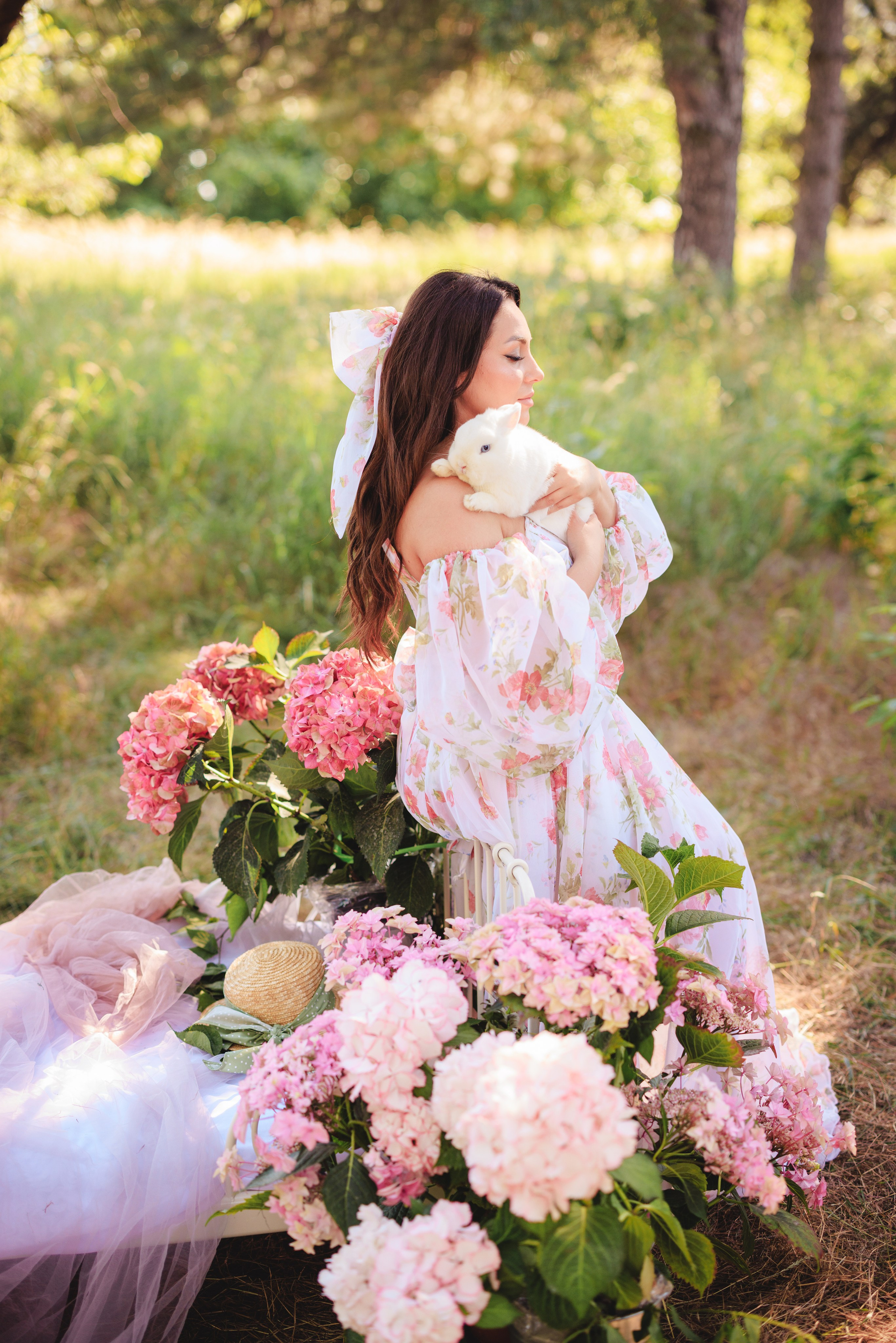 Цветочная кровать с кроликами. Семейный и детский фотограф в Краснодаре Анна Трашкова