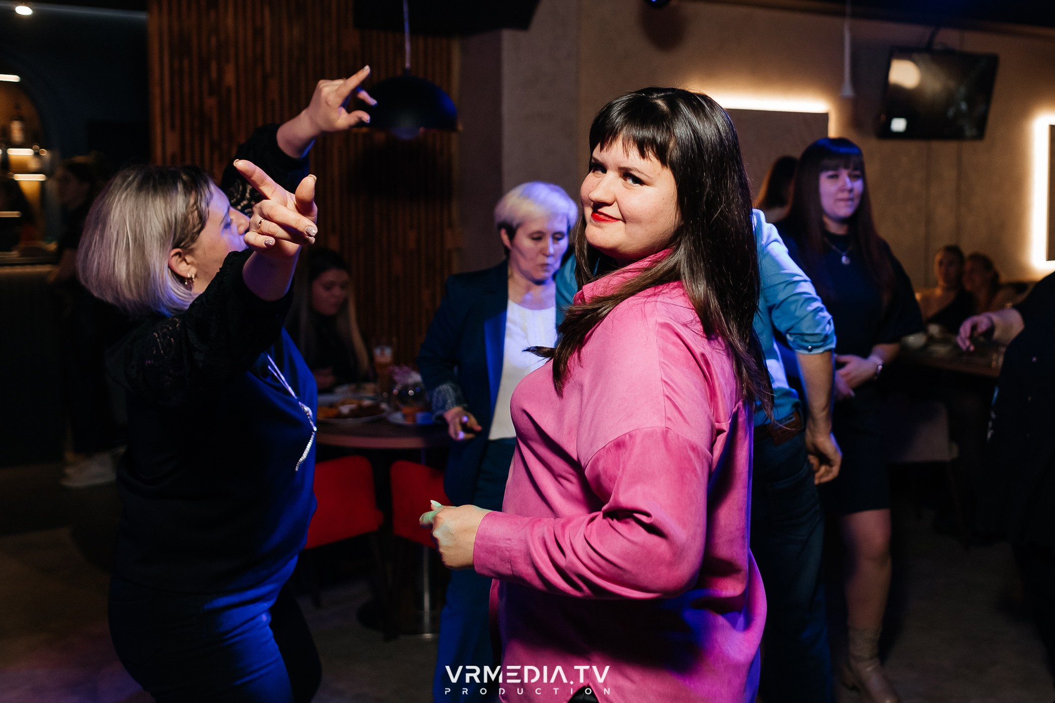 8 марта в караоке-ресторане «Голос»