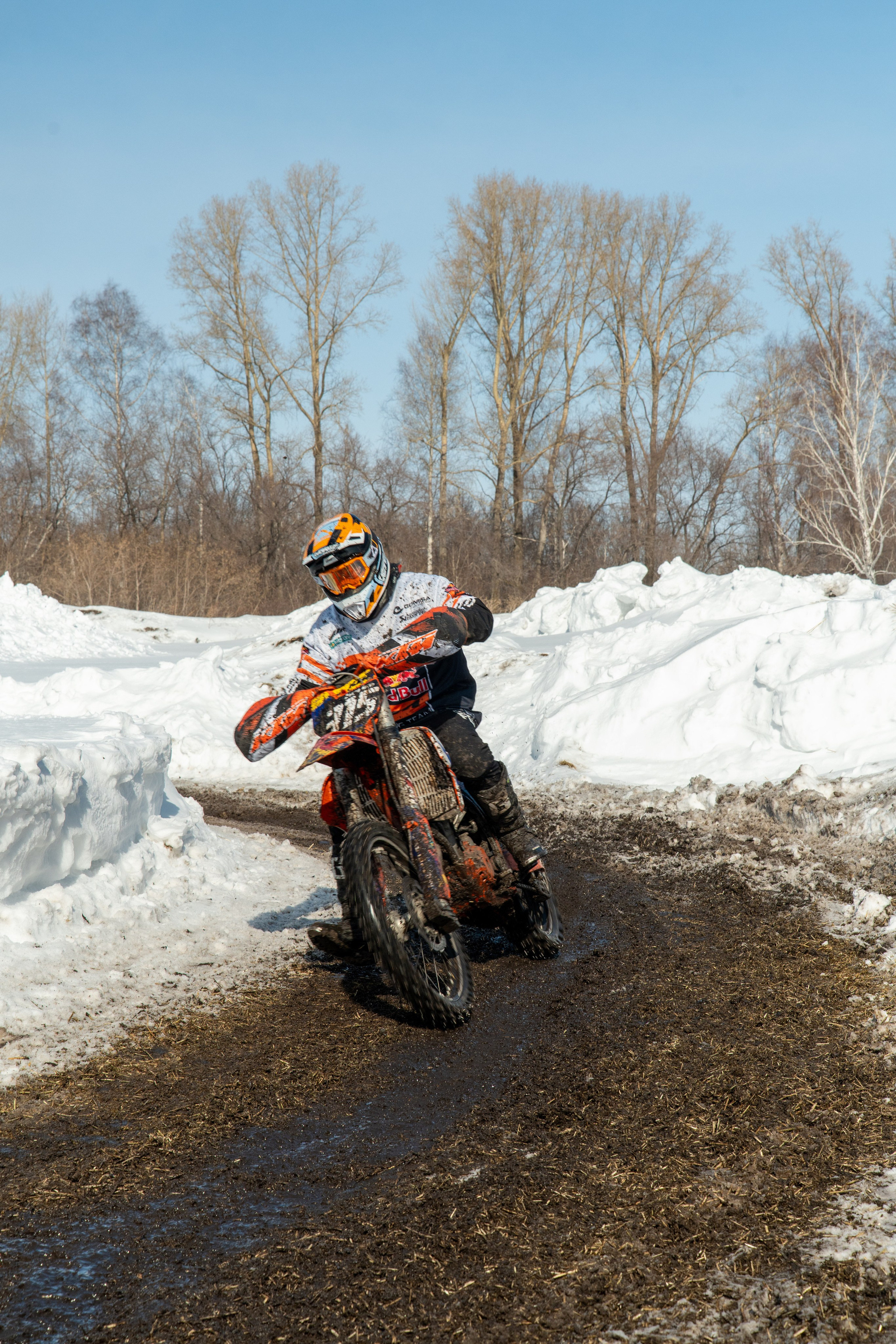 Мотокросс, закрытие зимнего сезона. Фотограф Артем Ларионов