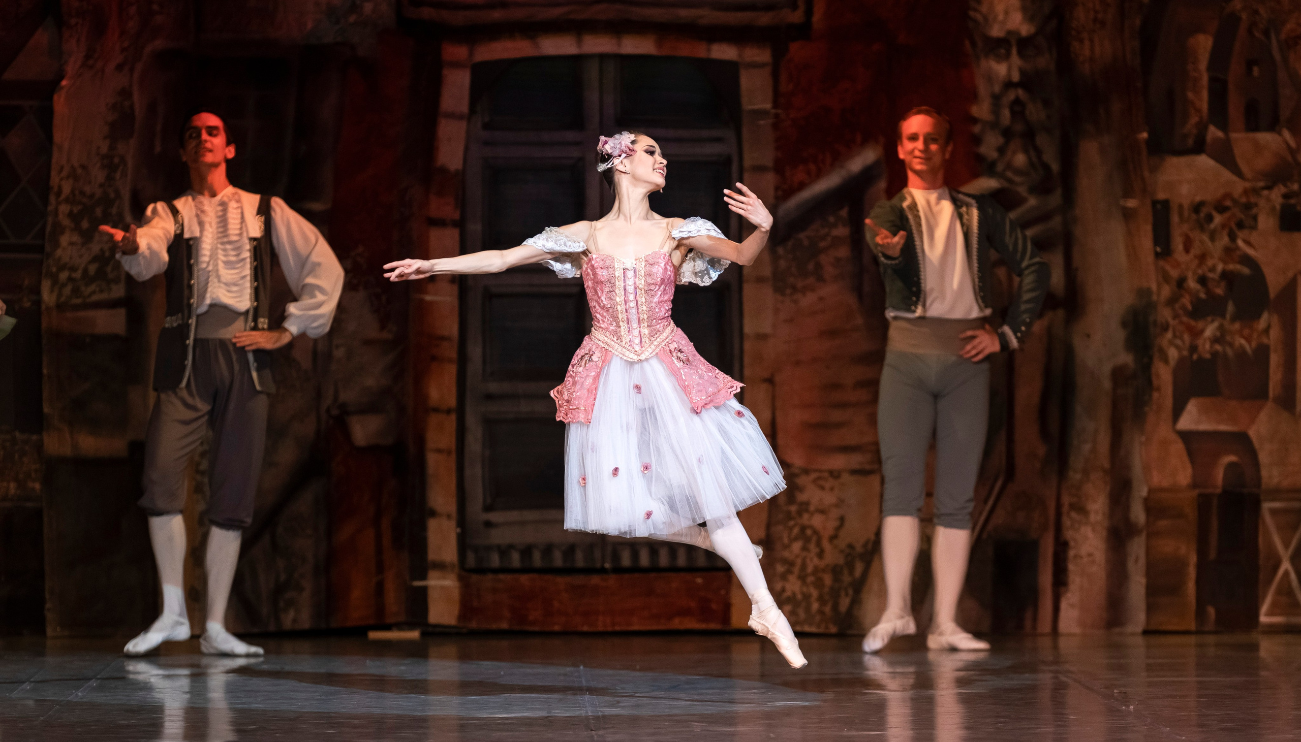 Коппелия. Балет Наталии Касаткиной и Владимира Василёва. Балетный фотограф Москва Майоров Николай
