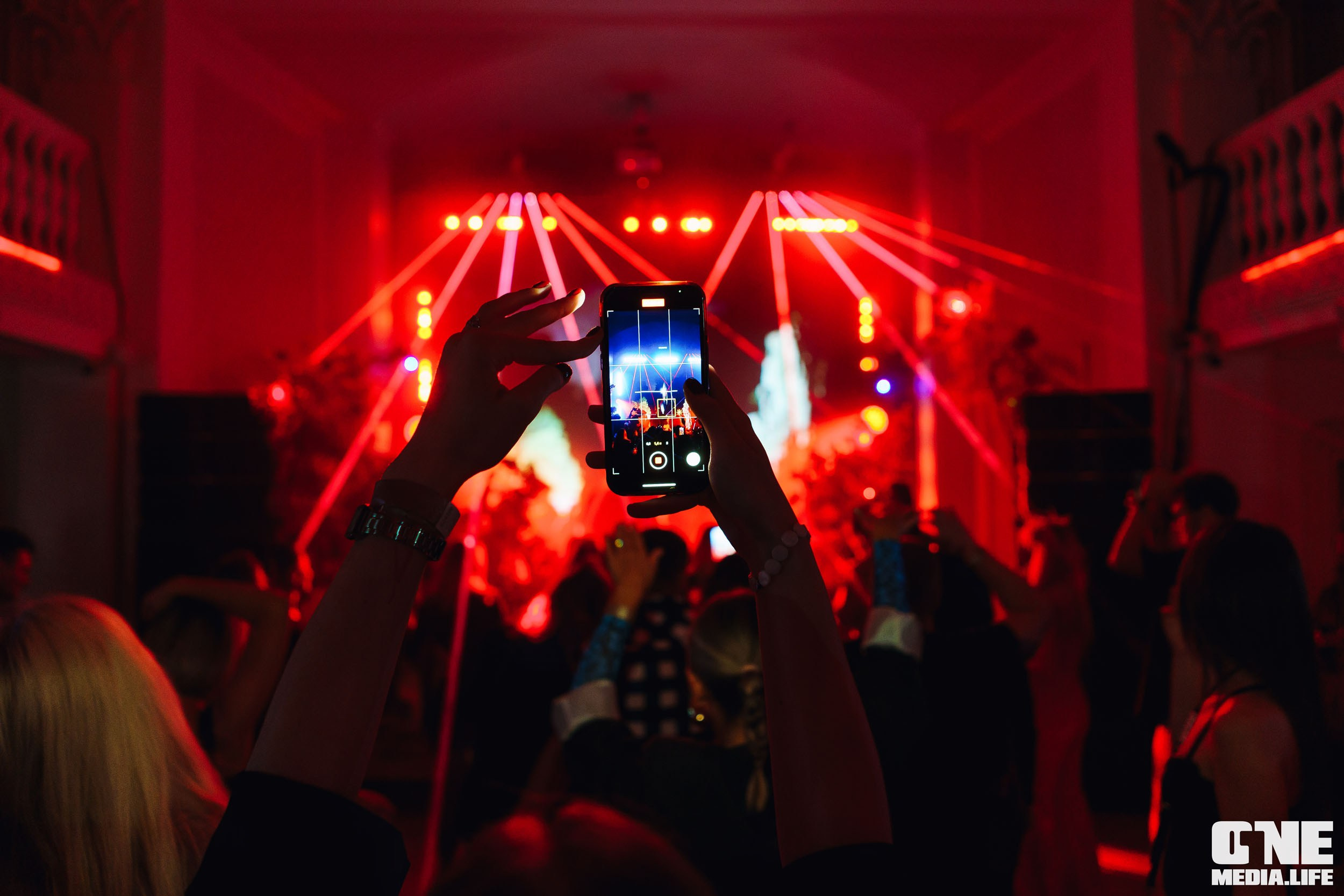 Фоторепортаж из клуба Universal. One Media Life: фоторепортажи, фотоотчеты с мероприятий и заведений