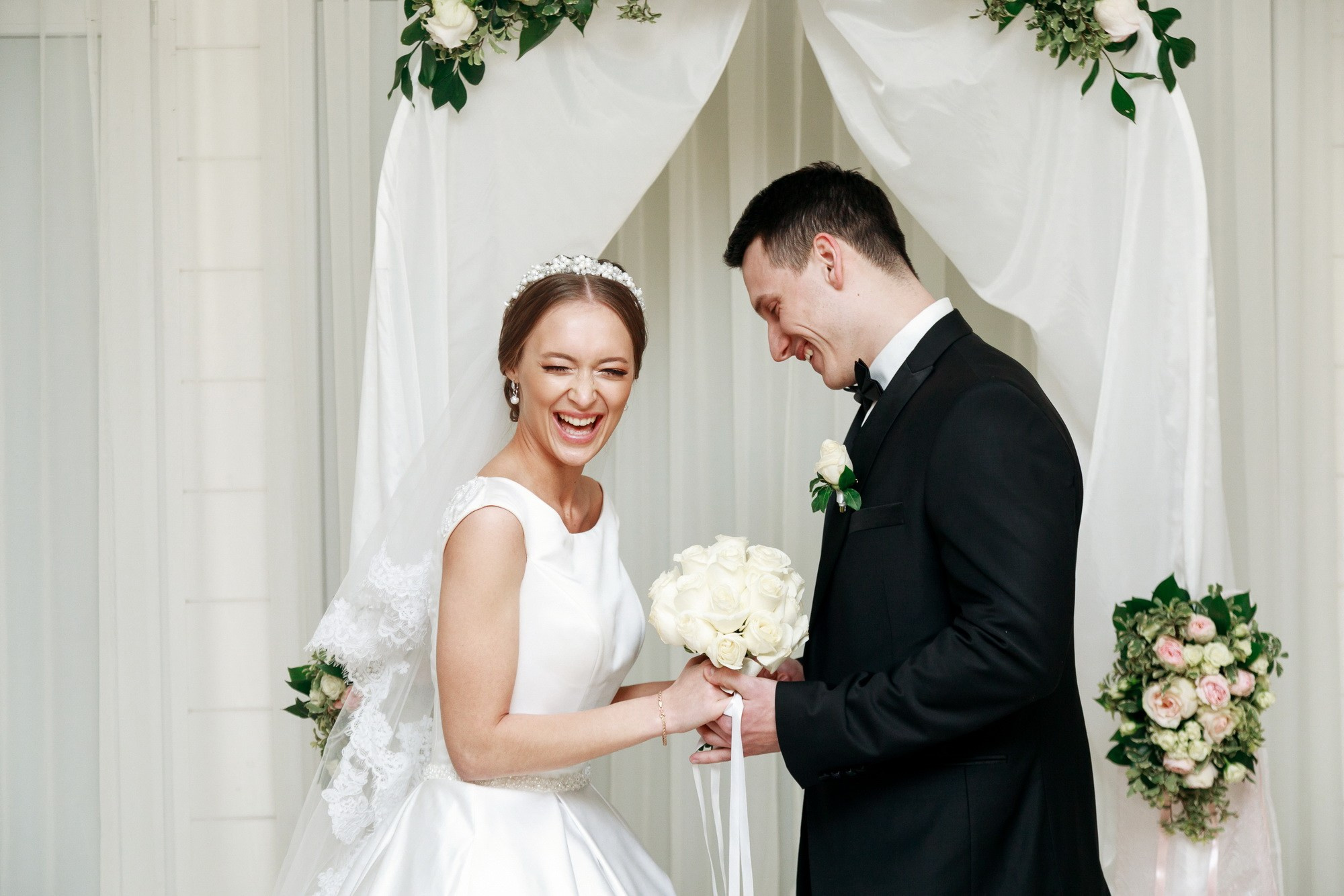 Свадьба с огоньком. Фотограф крещение венчание в Петербурге! Помогает подобрать храм и посоветовал душевного батюшку в СПб