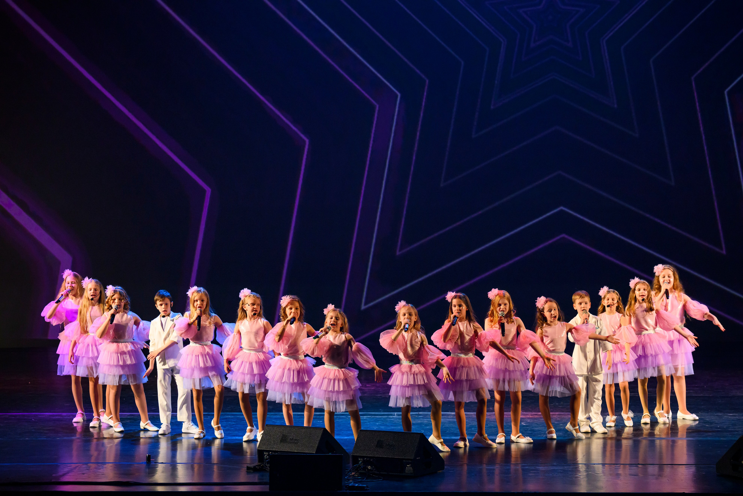 23 апреля, часть 1, БКЗ Октябрьский, г. Санкт-Петербург. Золотое яблочко