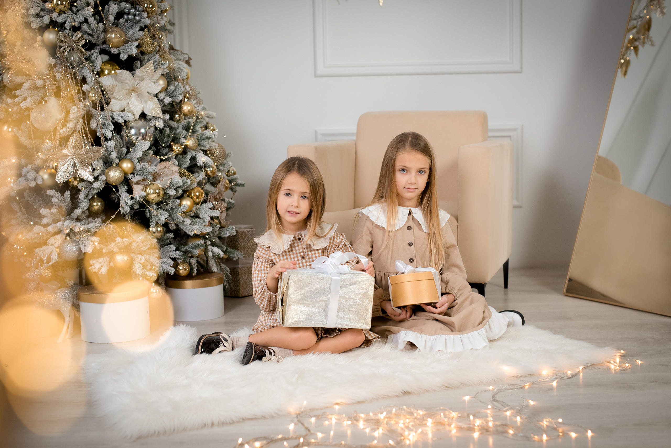 Новогодняя фотосессия мамы с дочками в фотостудии. Детский и семейный фотограф в Йошкар-Оле Светлана Кропочева