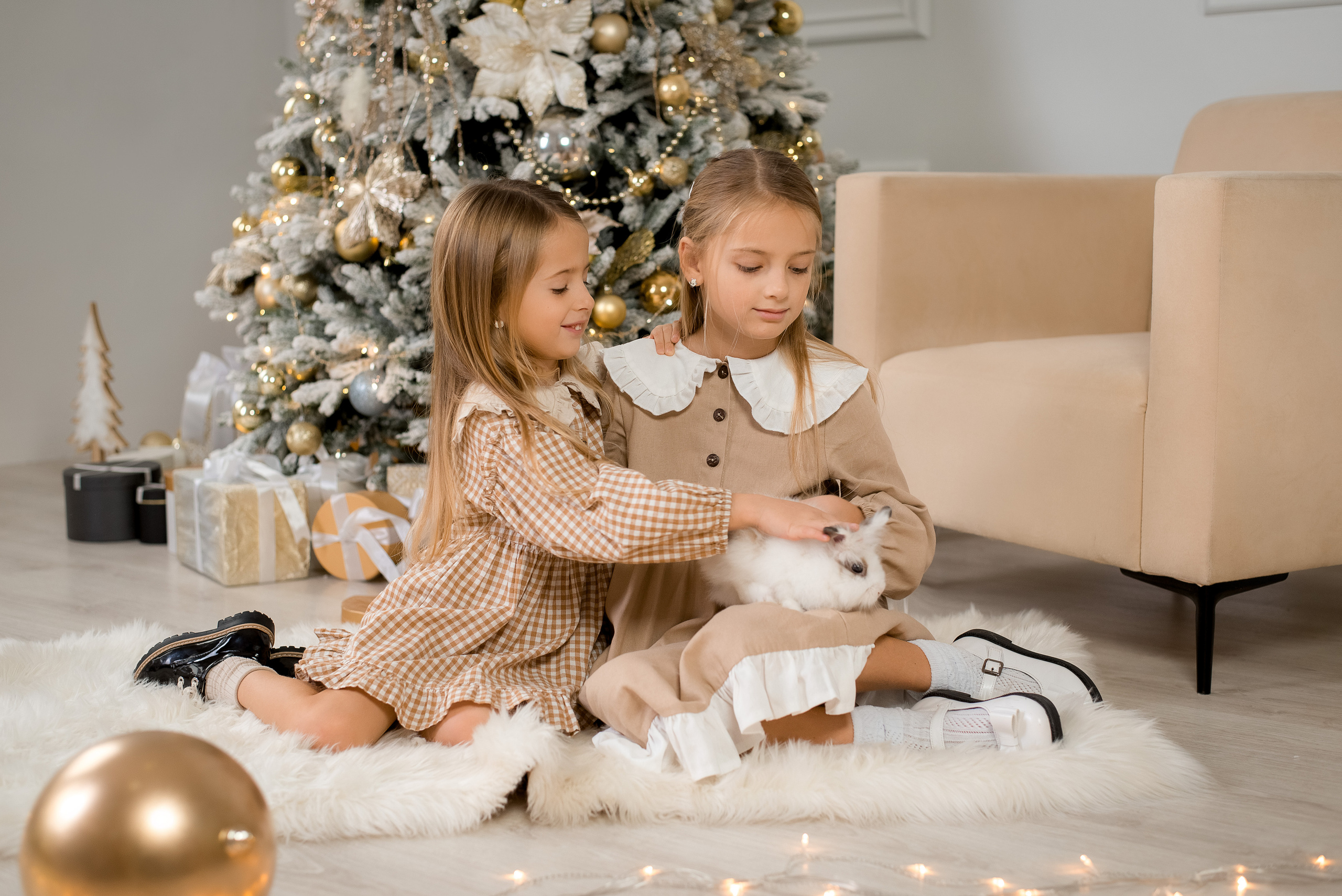 Новогодняя фотосессия мамы с дочками в фотостудии. Детский и семейный фотограф в Йошкар-Оле Светлана Кропочева