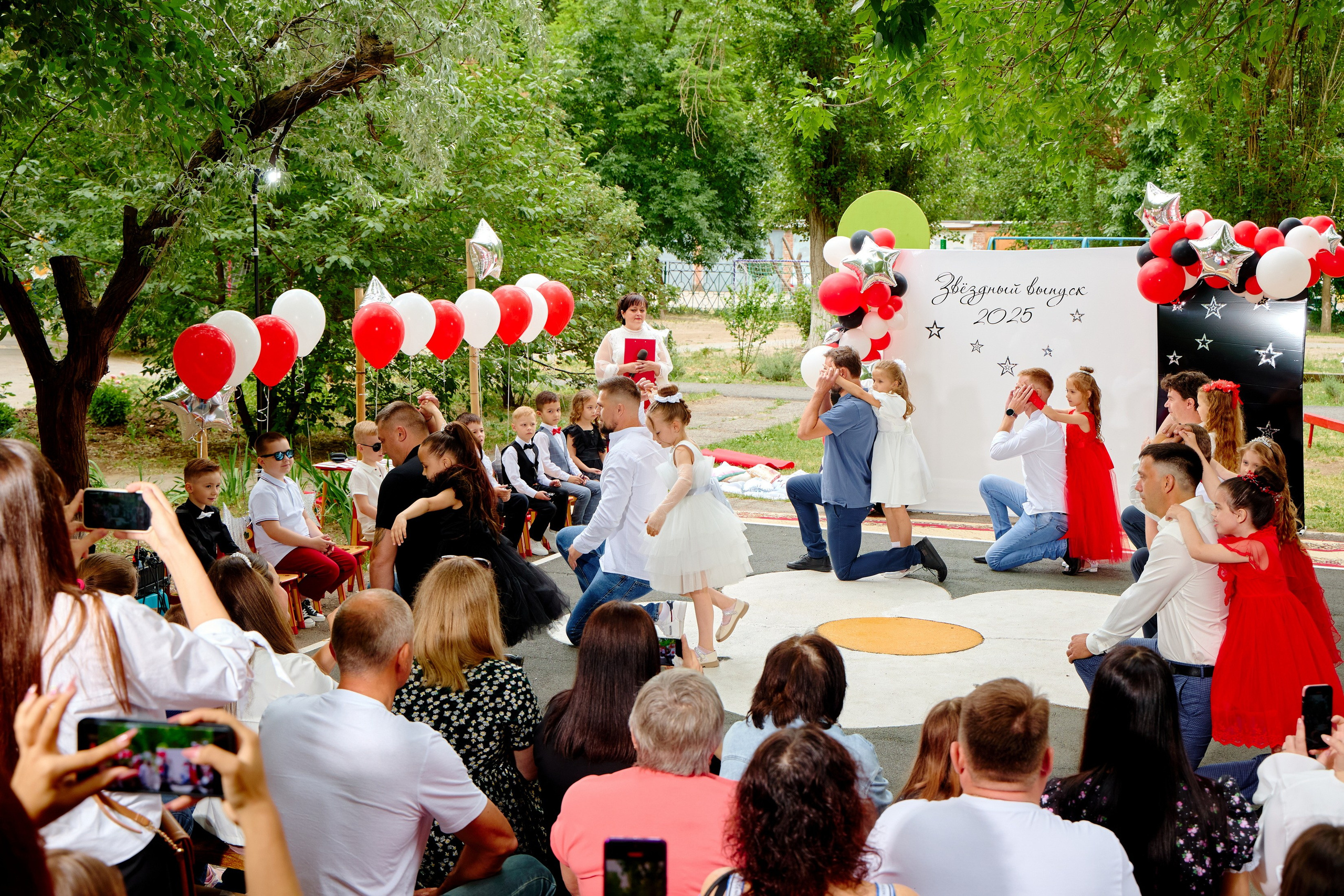 Выпускной 45 сад. Фотограф Выпускные альбомы Таганрог Сергей Коробченко