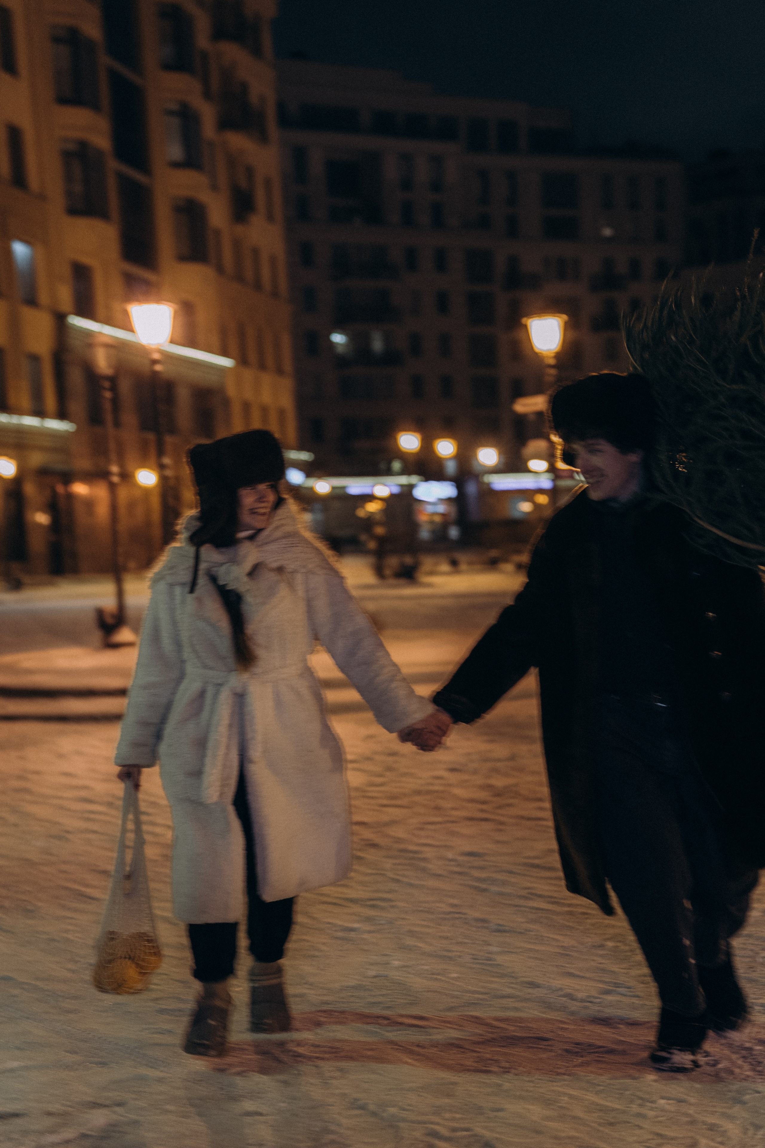 НОВОГОДНЯЯ ПРОГУЛКА ПАРЫ ПО ЧЕРНЫШЕВСКОЙ ПЕРЕД НОВЫМ ГОДОМ. Профессиональный фотограф, Санкт-Петербург — Виктория Богомолова