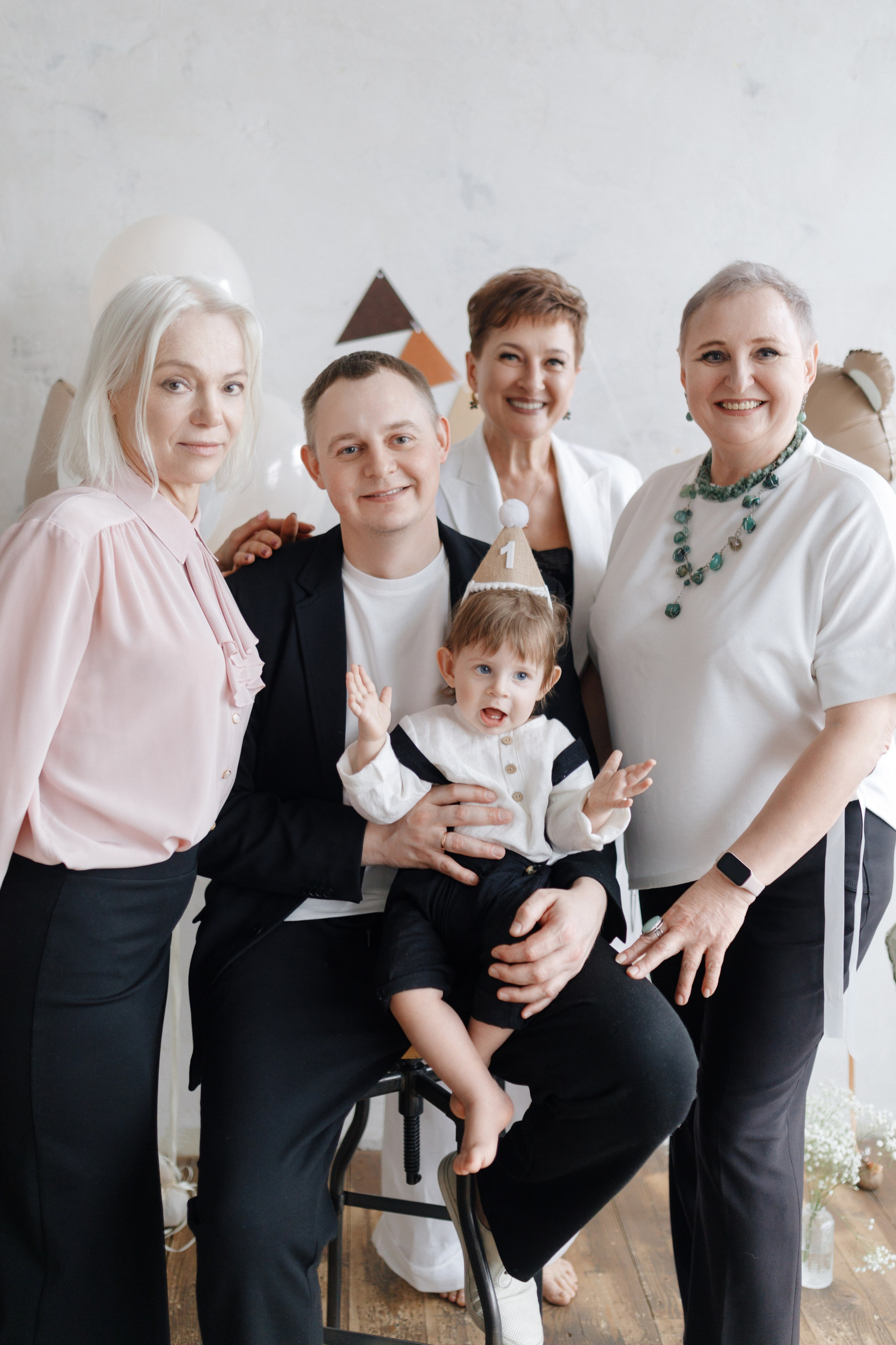 Арсению Годик. Главная