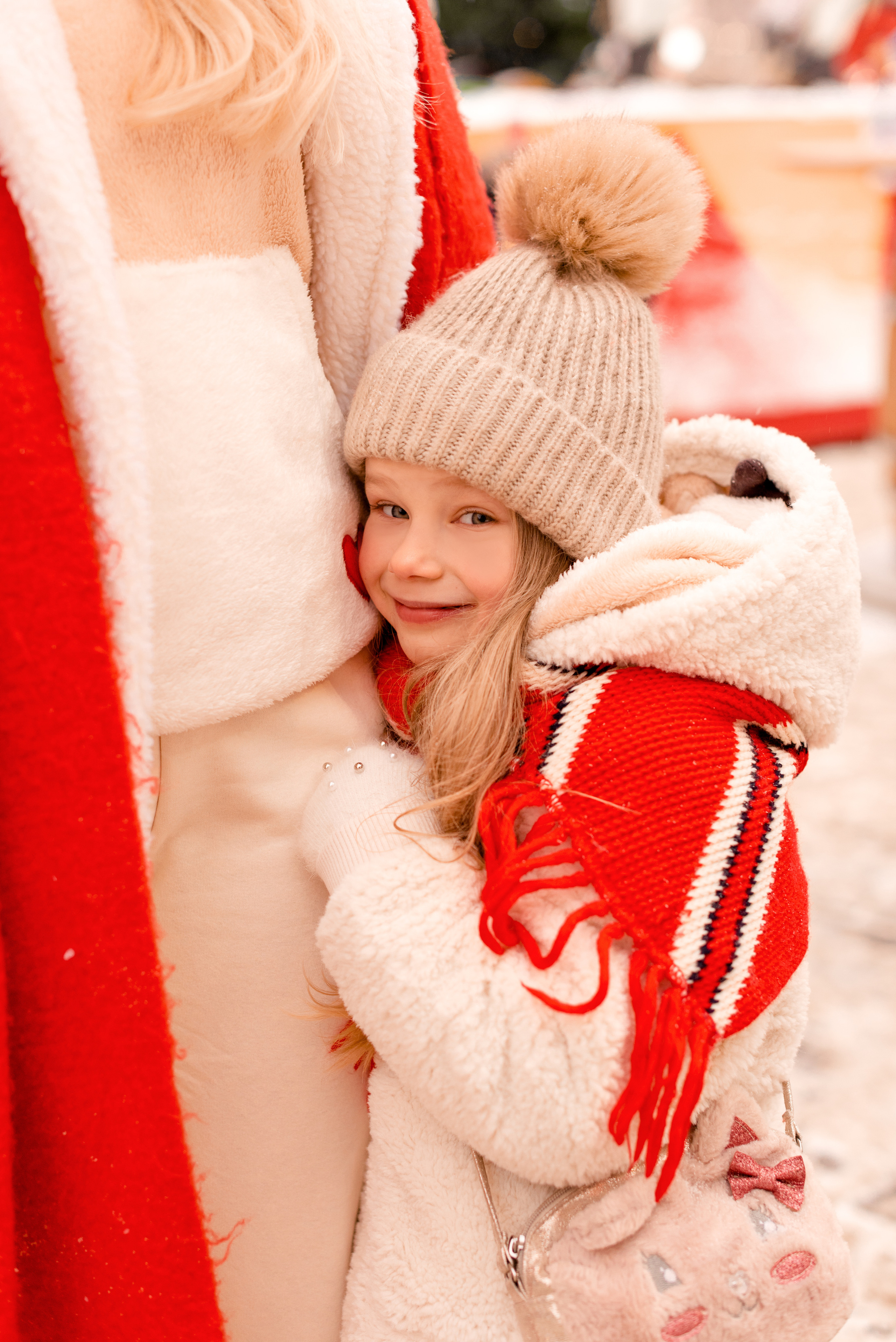 Вика и Вероника Манежная площадь. Главная