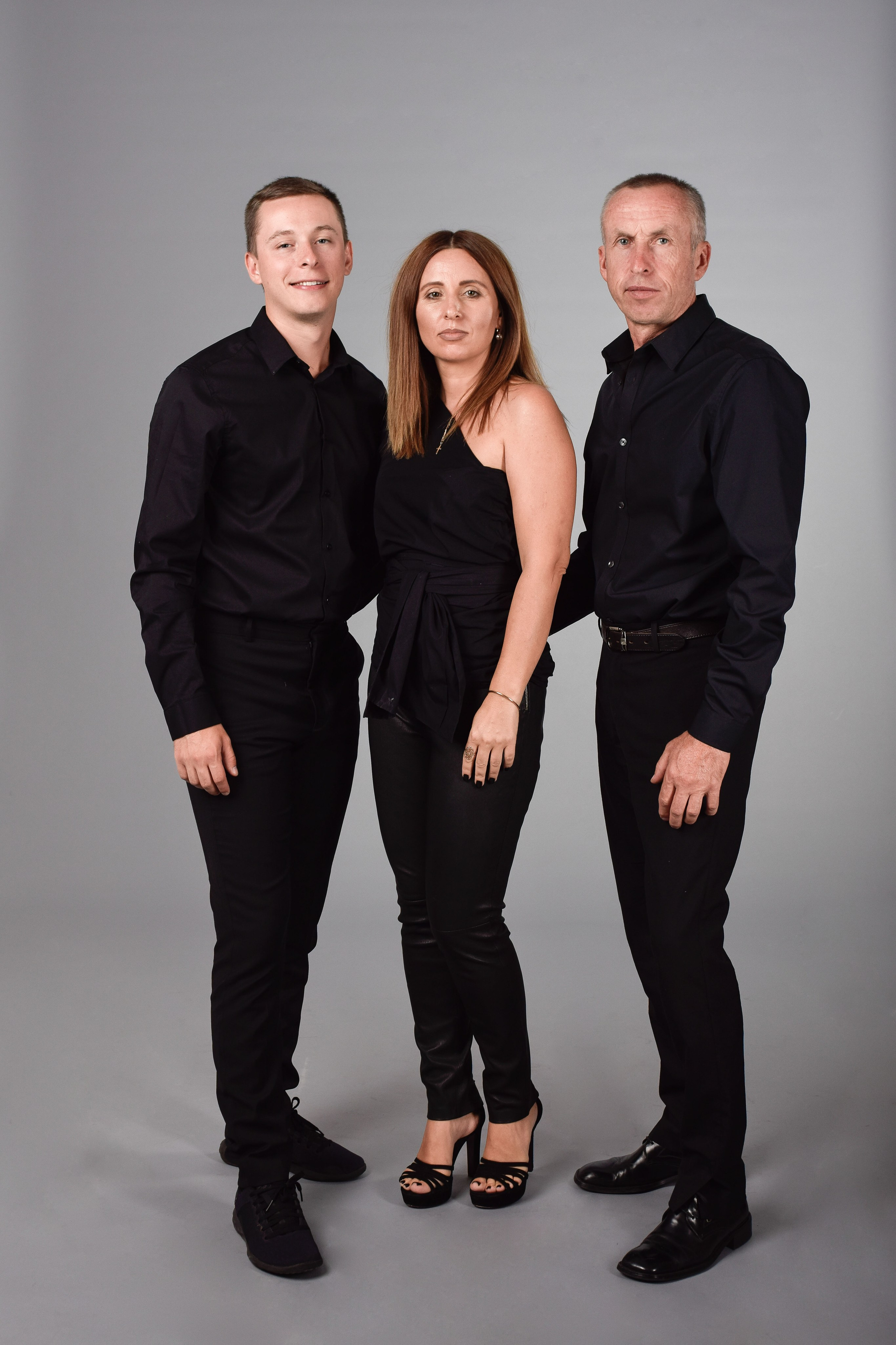 СЕМЕЙНЫЙ ПОРТРЕТ В СТУДИИ. Фотограф в Ялте Инна Найден. Детский и семейный фотограф