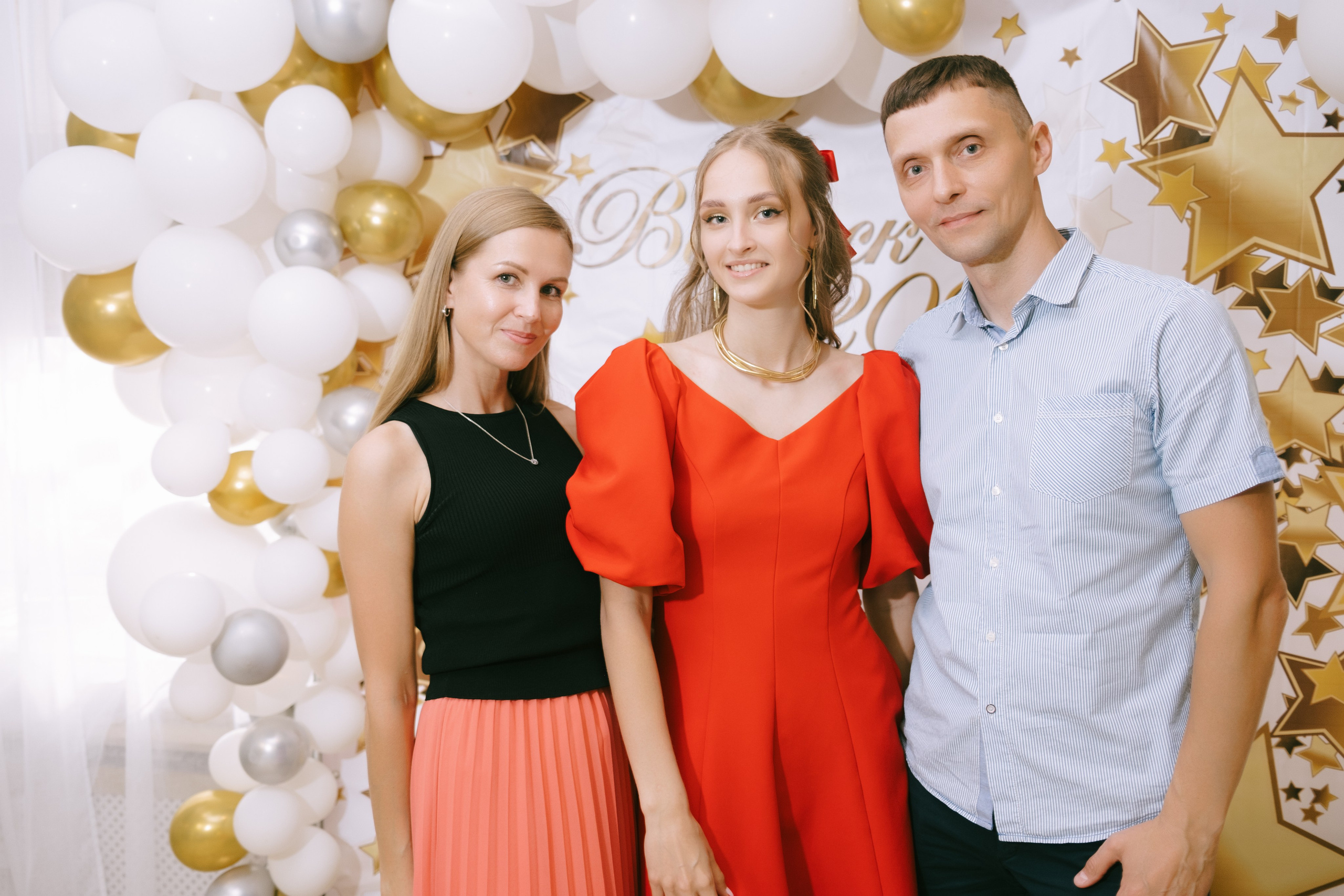 Выпускной школа 33. Свадебный и репортажной фотограф Денис Ожигин в Краснодаре и Краснодарском крае