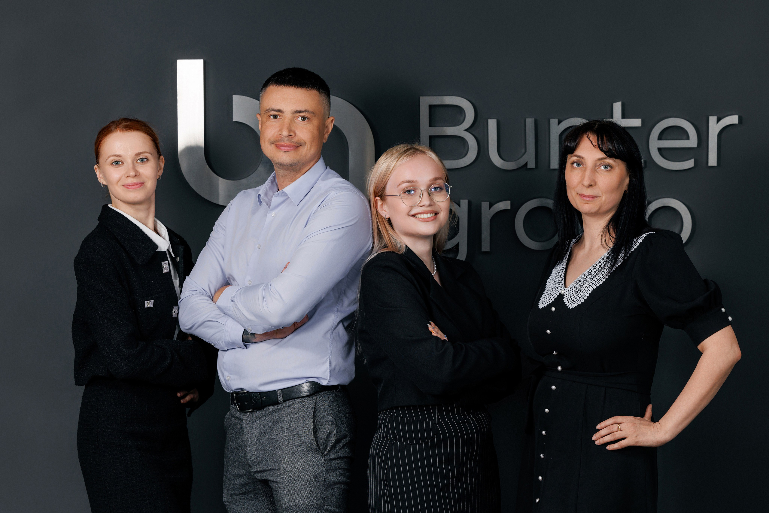 Съёмка сотрудников в офисе. Фотограф Виталий Хайлов, Екатеринбург