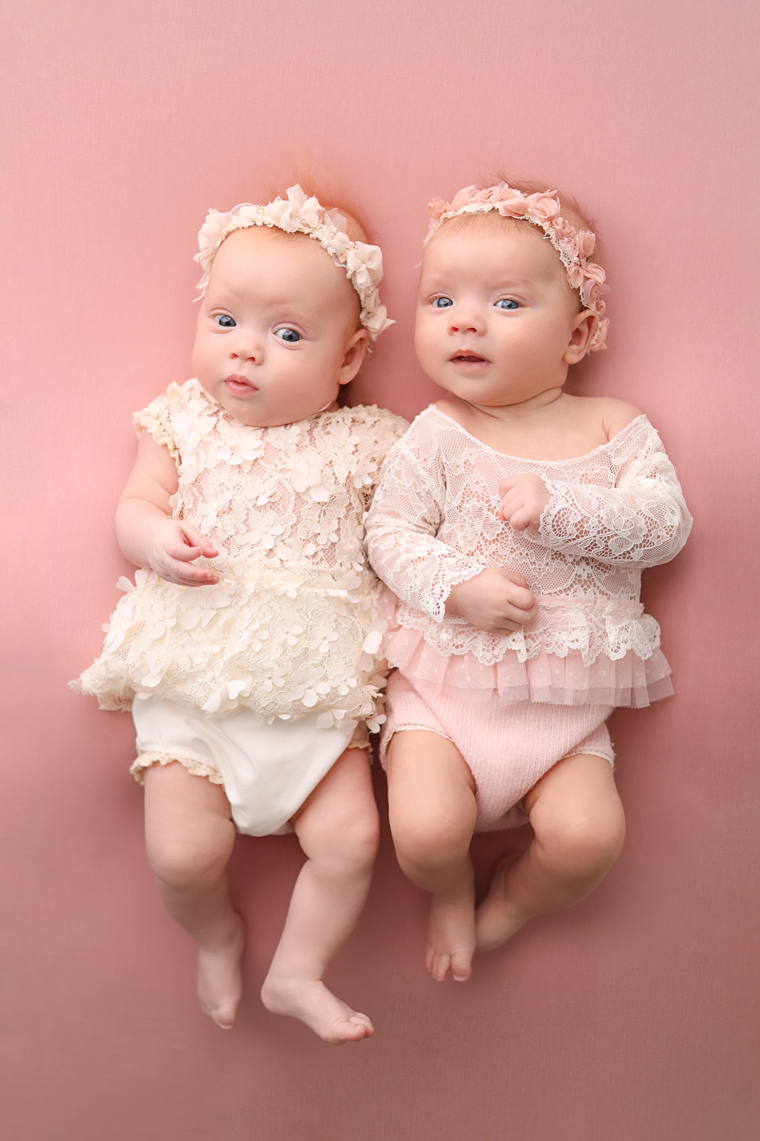 Катюше и Ксении 2 месяца. Фотограф новорожденных Москва. Ньюборн фотограф Москва