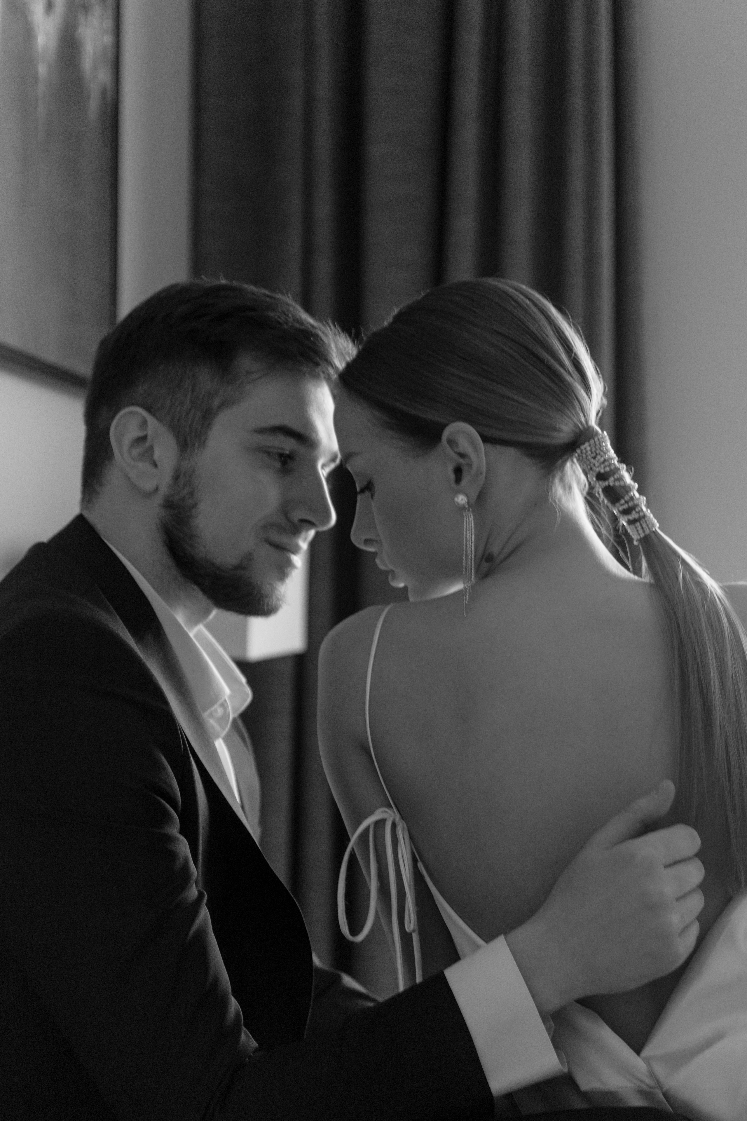 Совместные сборы в отеле. Свадебный фотограф Полина Панина