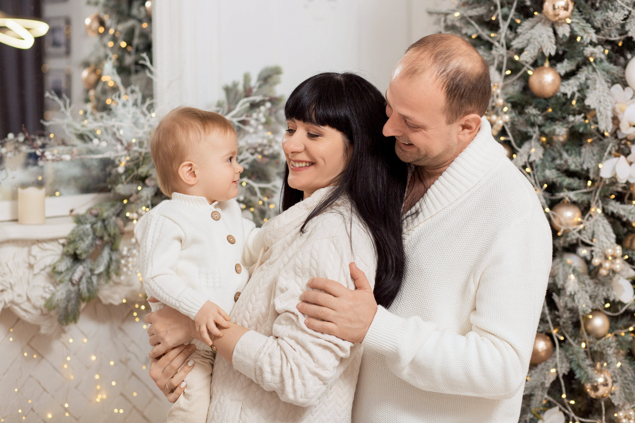 Новогодняя фотосессия в студии в городе Ростове-на-Дону для Александра, Лии и Артёма