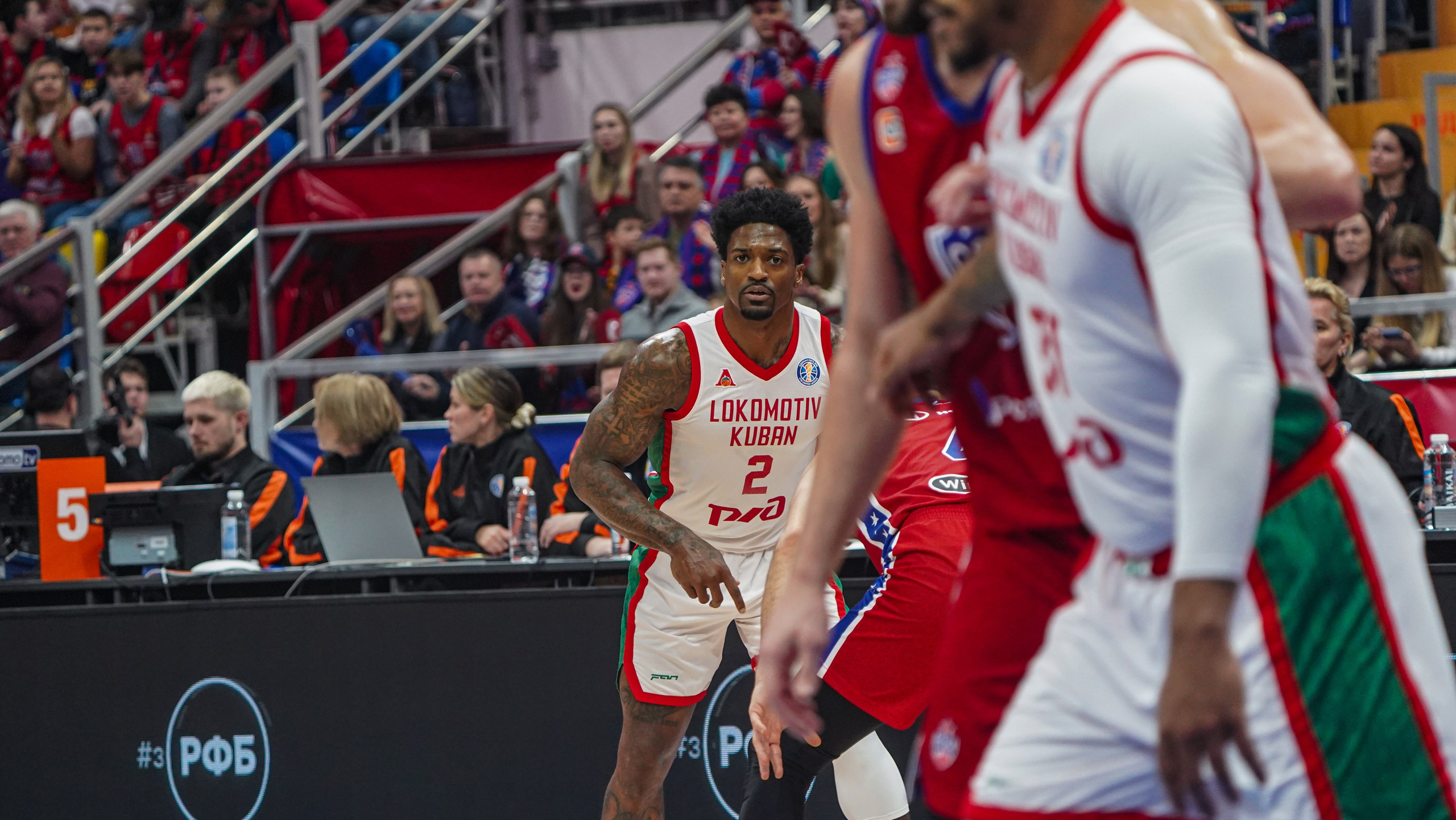 Баскетбол. ЦСКА-Локомотив Кубань (19.01.25). Автомобильный фотограф Шакая Кирилл