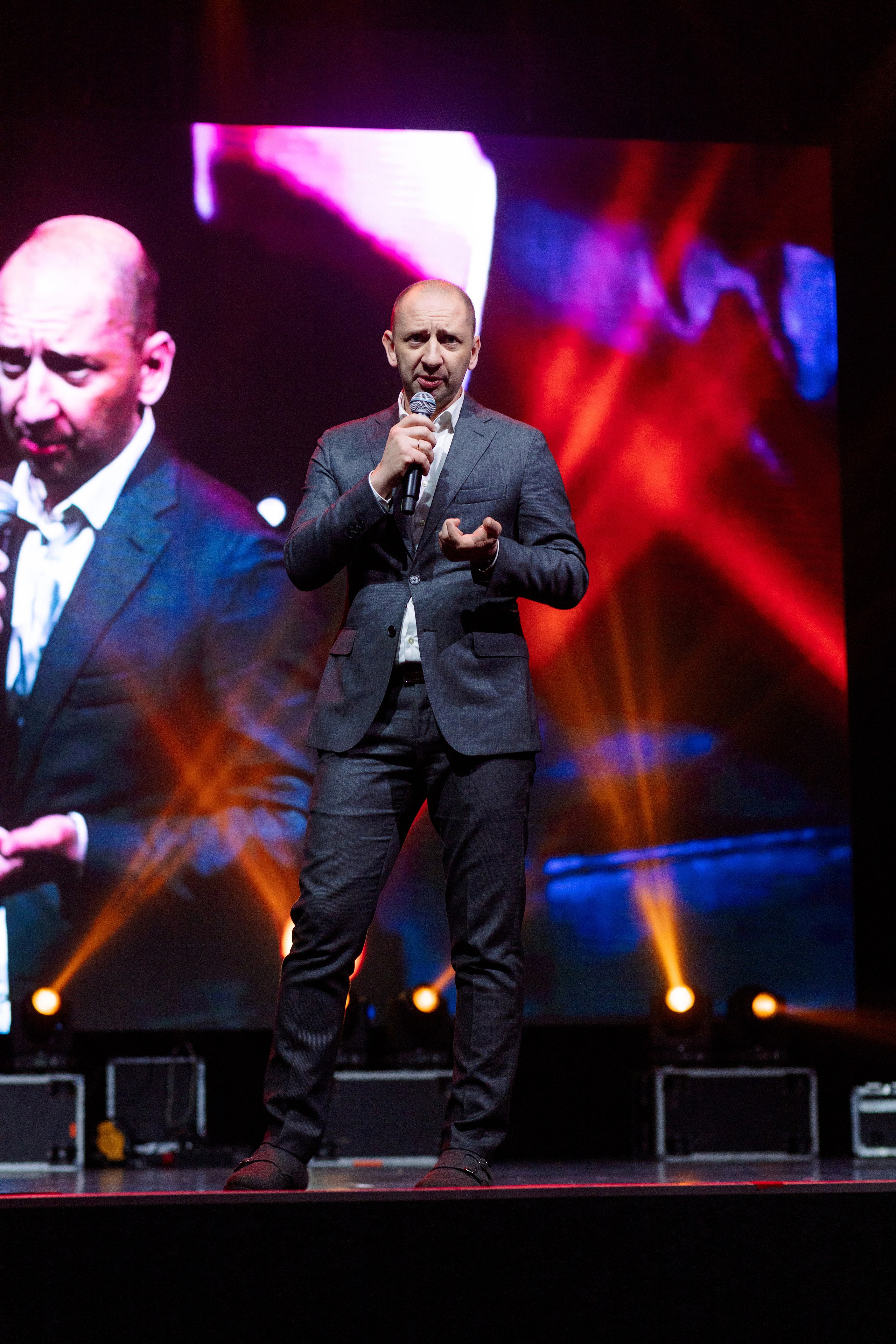 РЕПОРТАЖ: НОВЫЙ ГОД В ДК МЕТАЛЛУРГ. Профессиональный фотограф в Ижевске Леша Петров