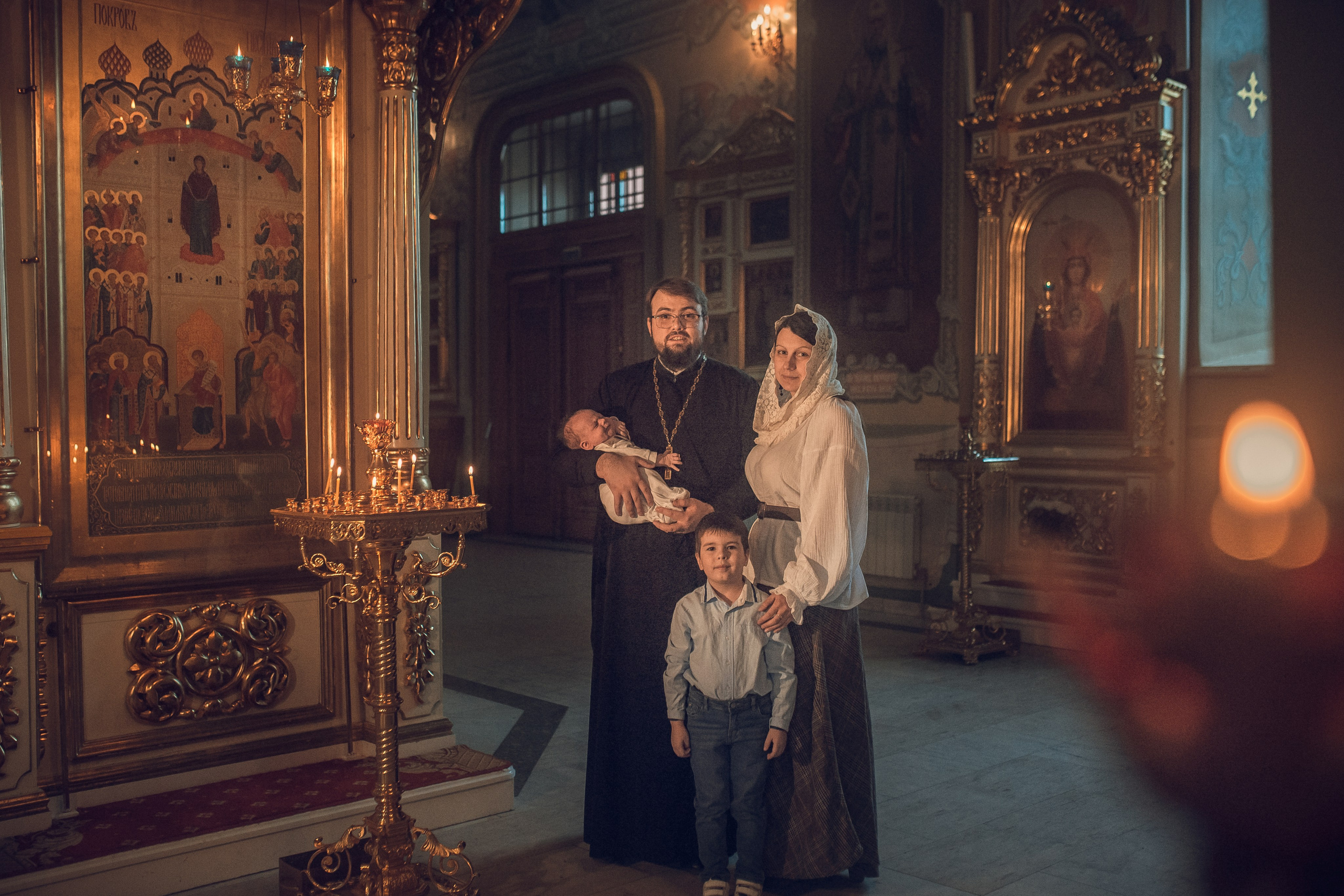 Таинство крещения Тихона. Фотограф на крещение в Саратове Марина Грушина