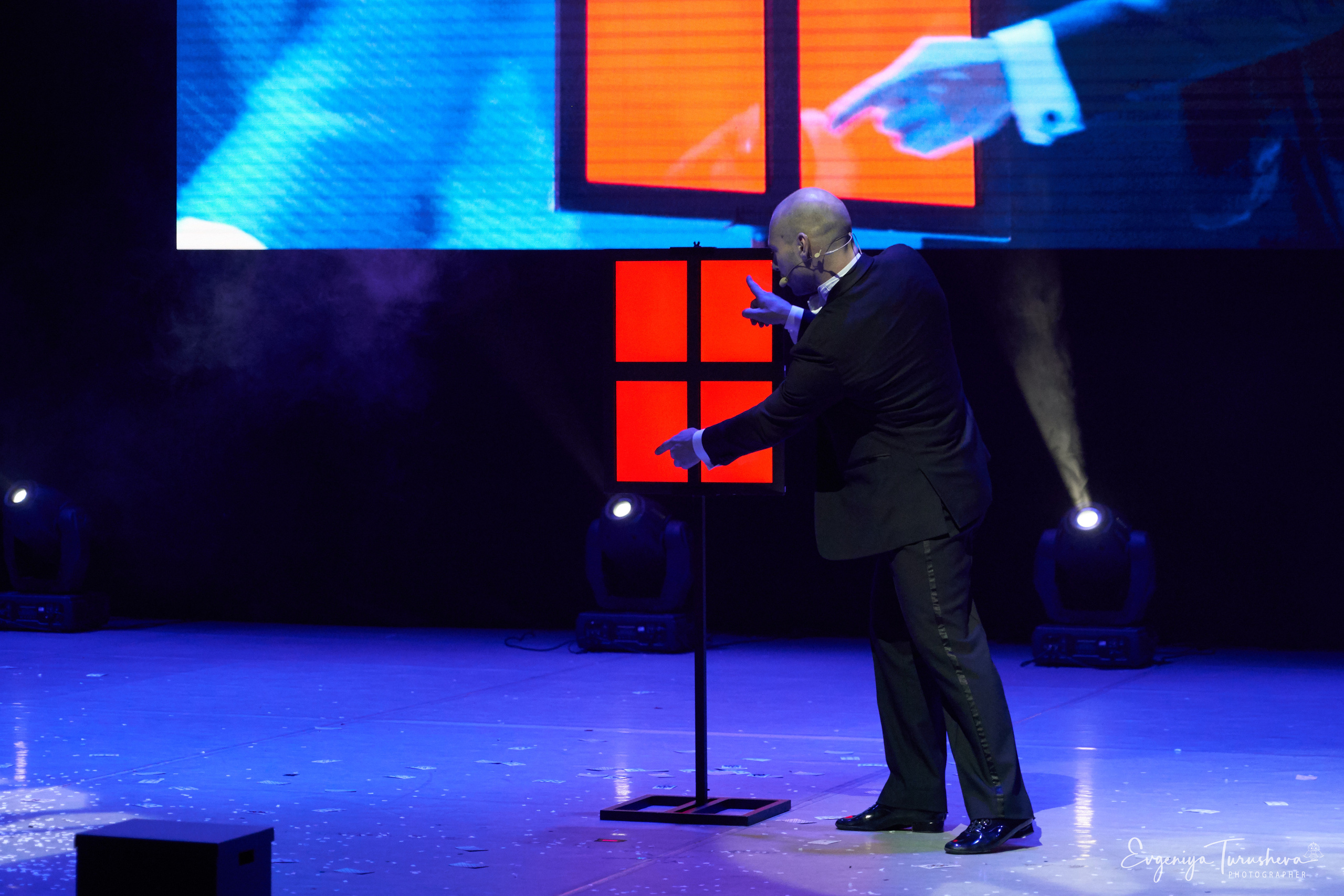 Иллюзионное шоу Артема Щукина в Планете КВН (январь 2020). Фотограф Евгения Турушева