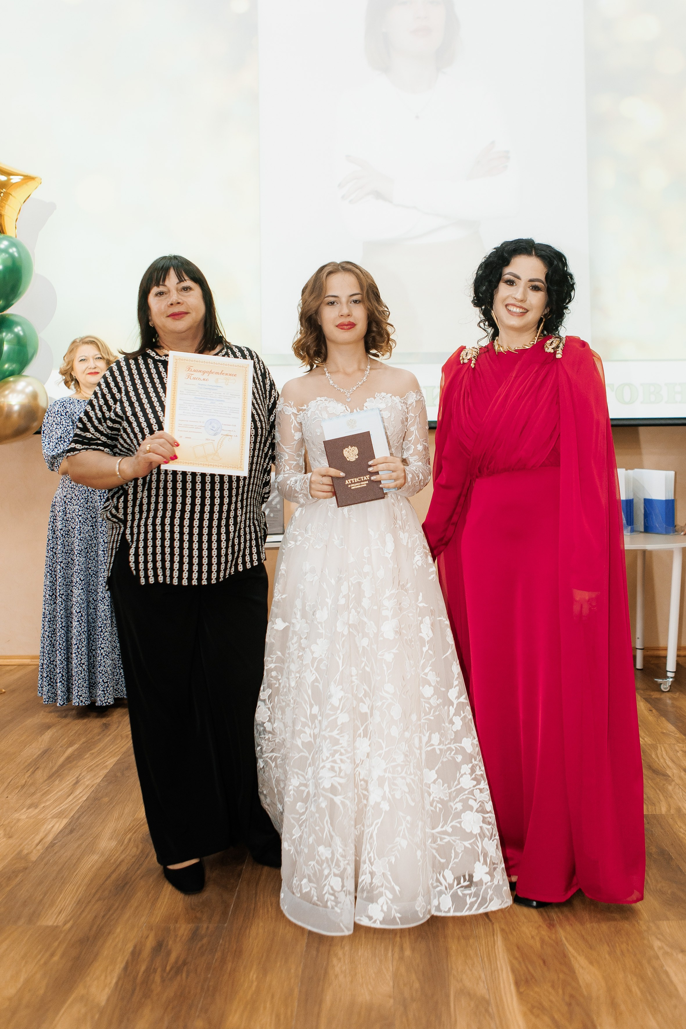 Выпускной Гимназия 12 2024 г. Свадебный и портретный Фотограф в Липецке Дмитрий Котюков