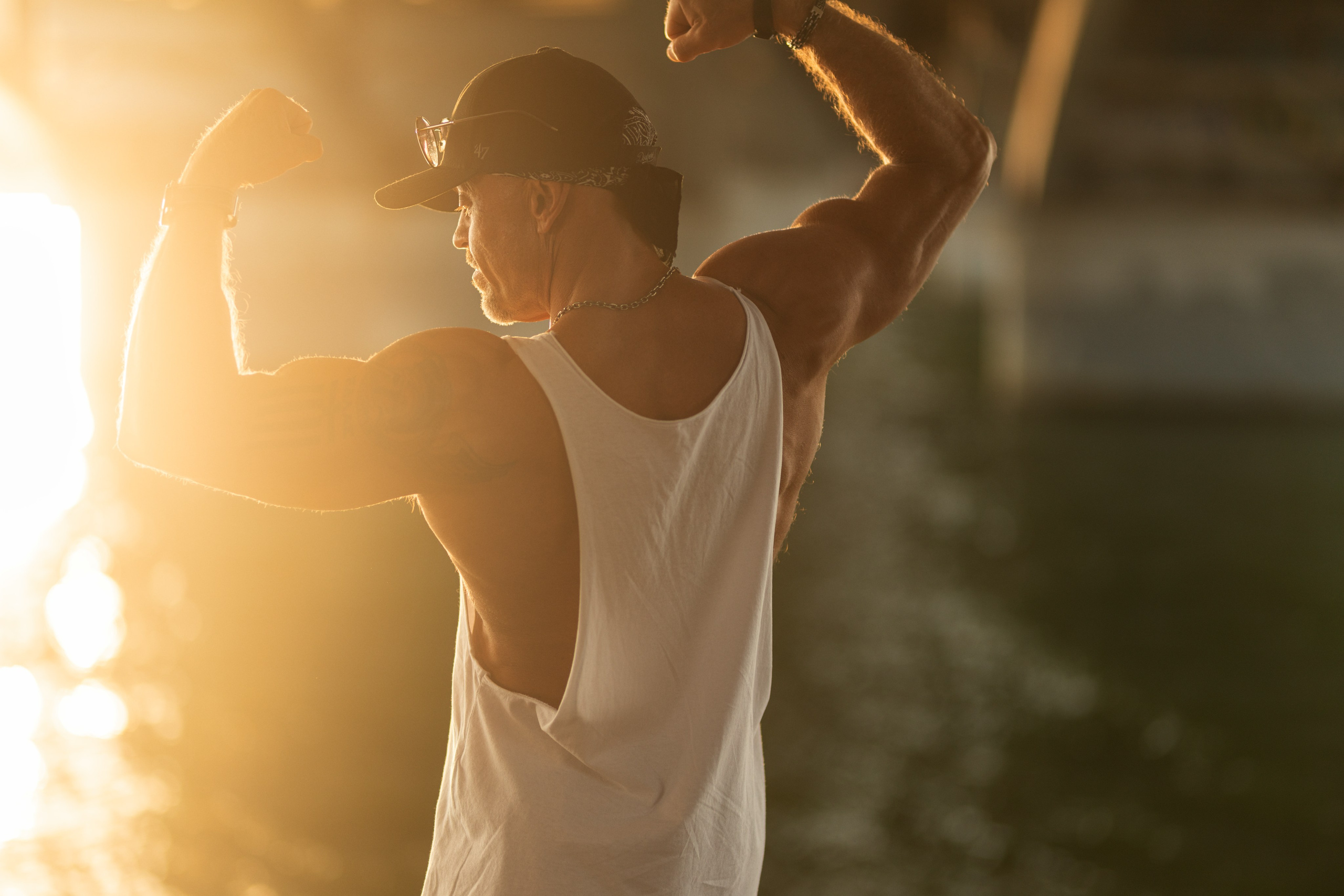 Фотосет на улице и спортплощадке с Александром для контента. Дмитрий Шульгин, портретный фотограф в Воронеже