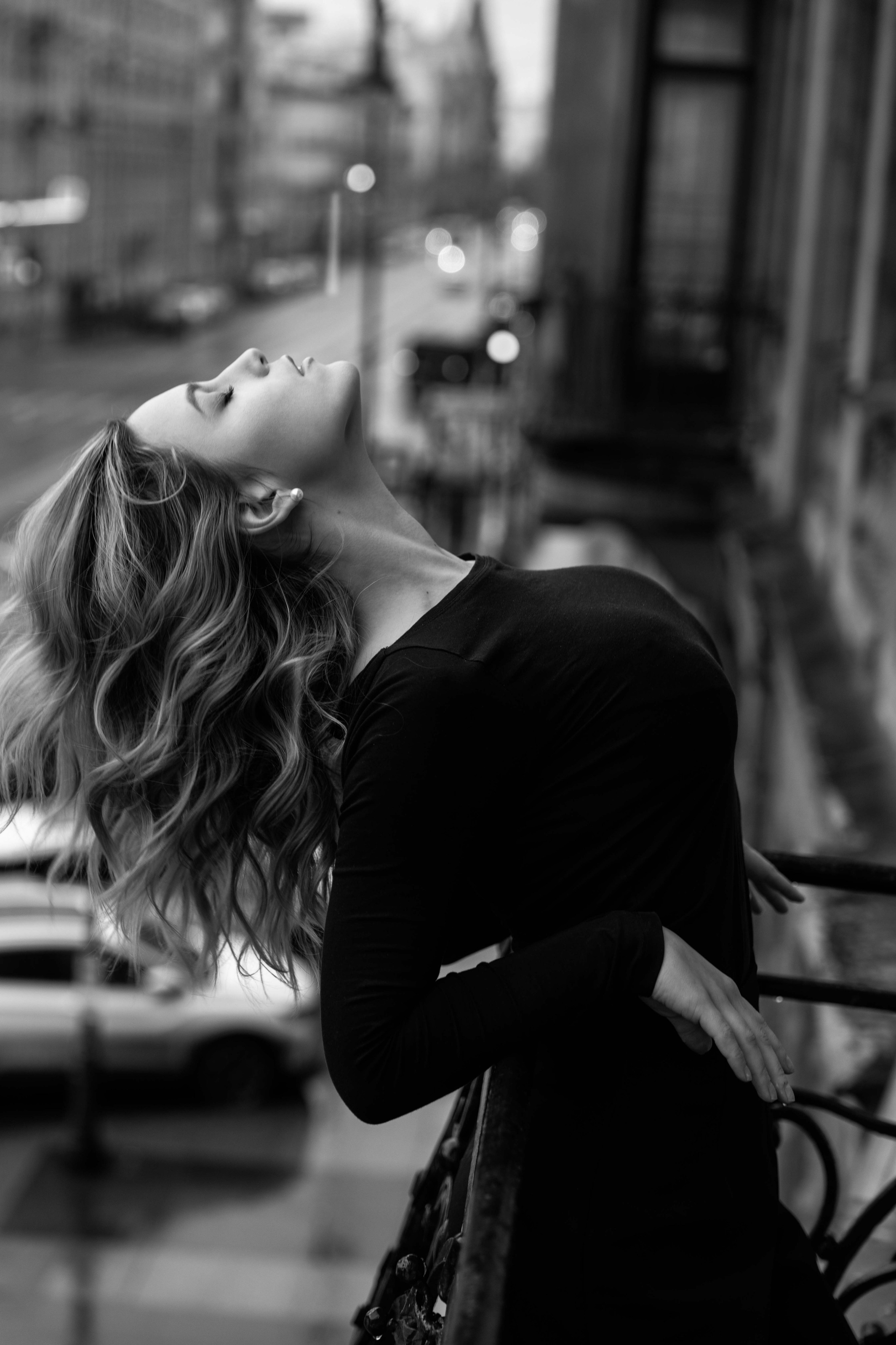 Portfolio. Volume II: «Портреты. Лица Ленинград Центра без масок». Ира Сафронова — фотограф и нейровизуализатор | бизнес-съёмки, портреты, нейровизуалы для брендов, Санкт-Петербург и Москва