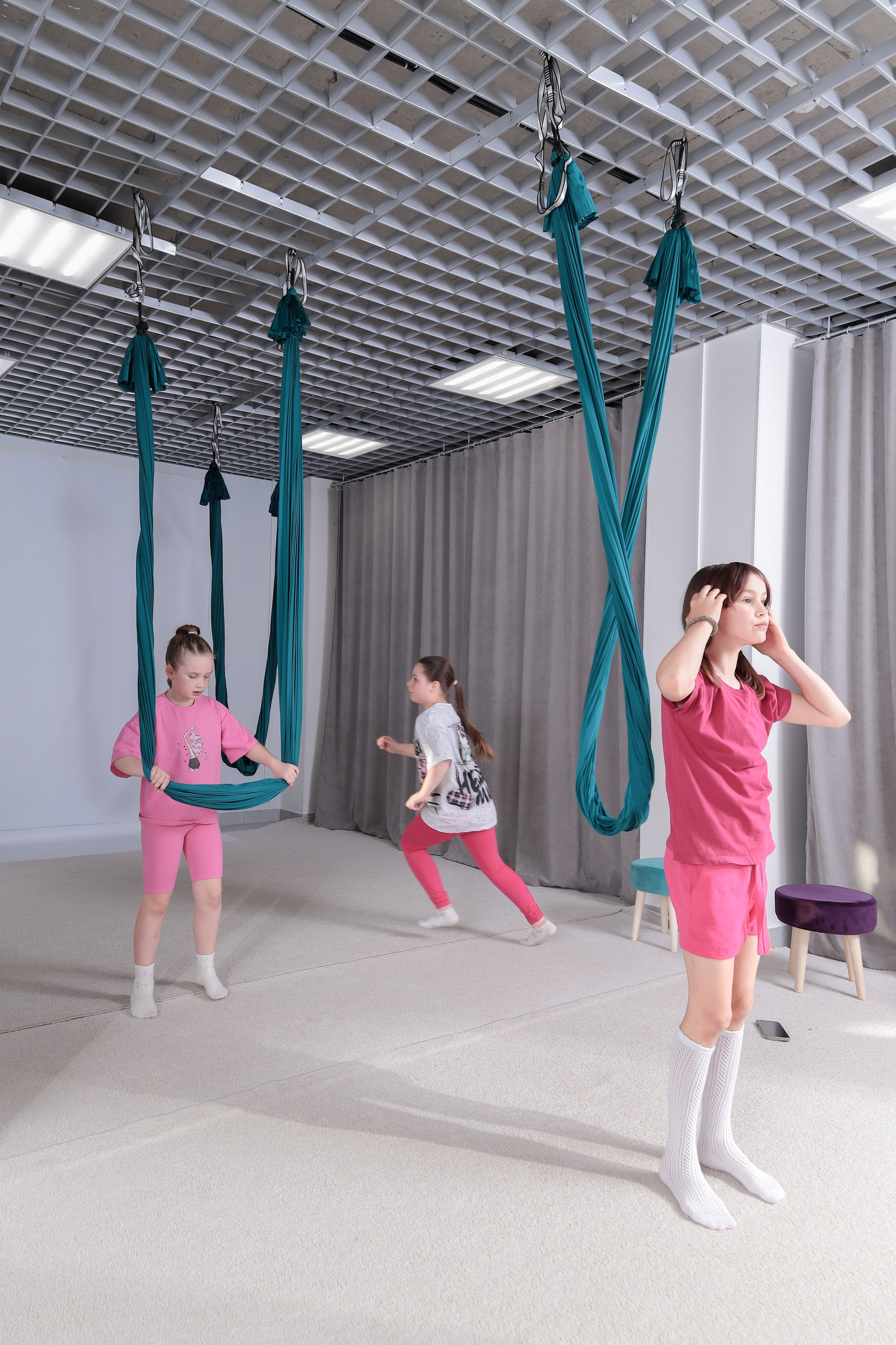 Детская аэройога. Фотограф Надршина Лилия