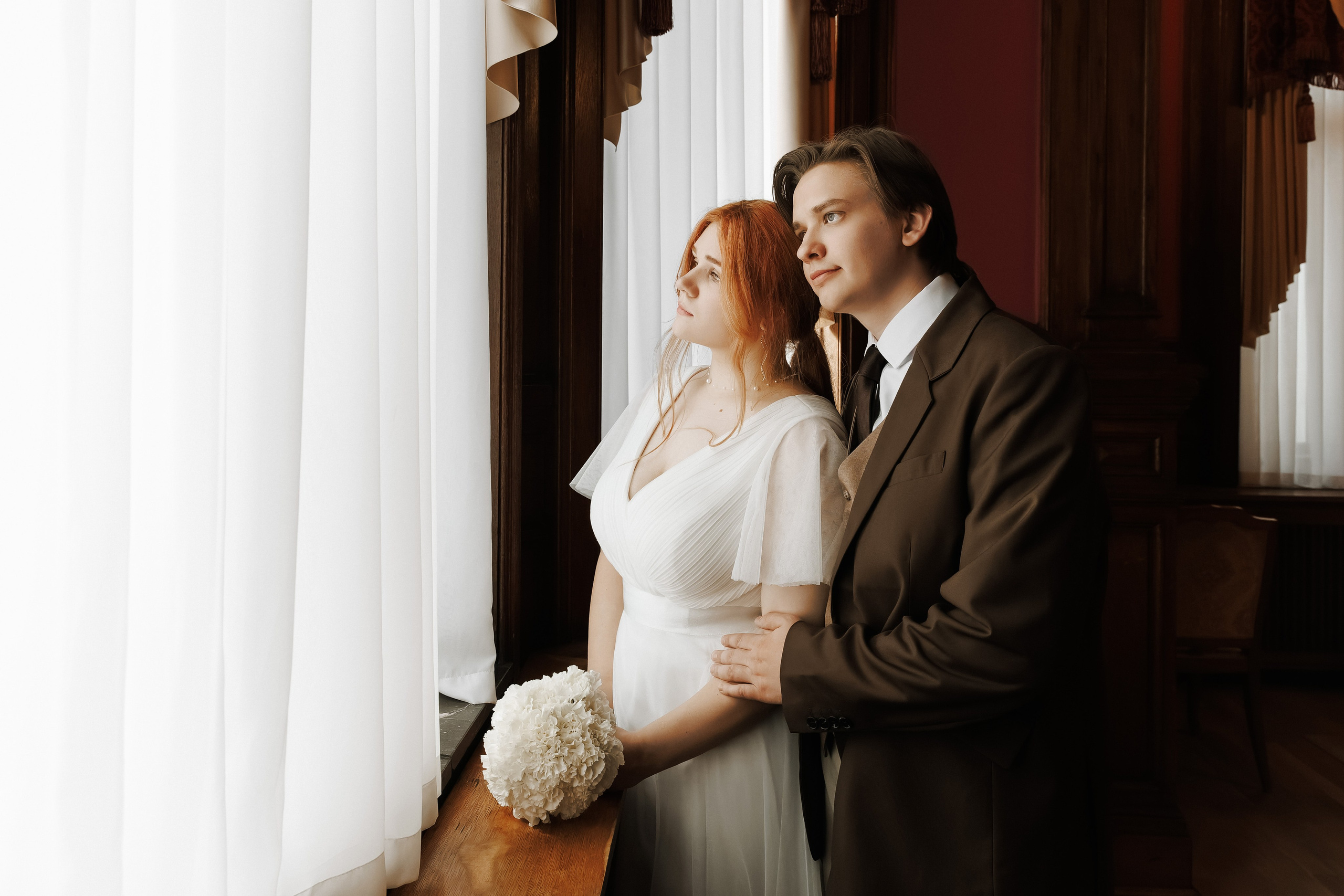 Полина и Максим — съемка в ЗАГСе. Свадебный и портретный фотограф в Санкт-Петербурге Анна Демьянова