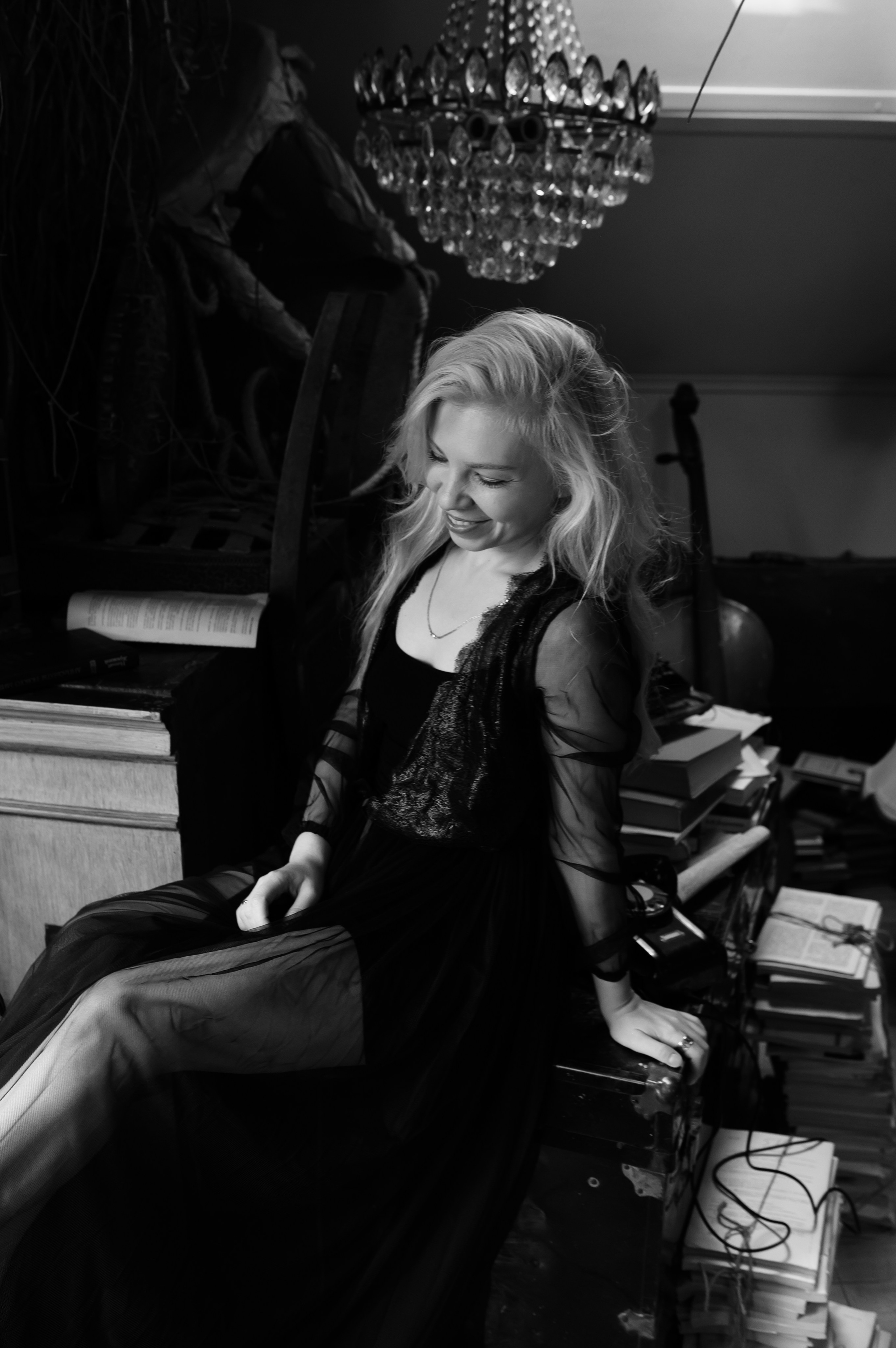 Катя. Заброшенный чердак. Фотограф Марина Росси