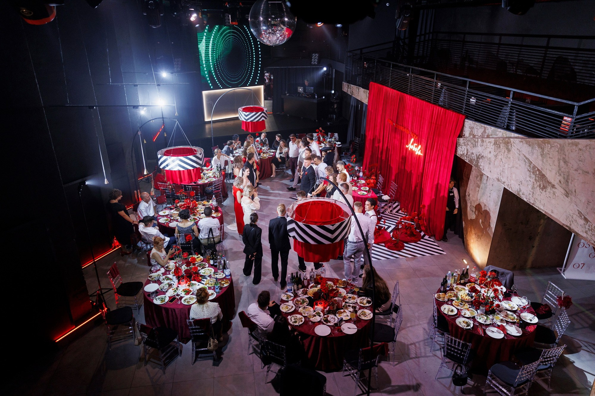 Свадебная фотосессия в красных тонах. Свадебный фотограф в Нижнем Новгороде и Москве Сергей Воробьев