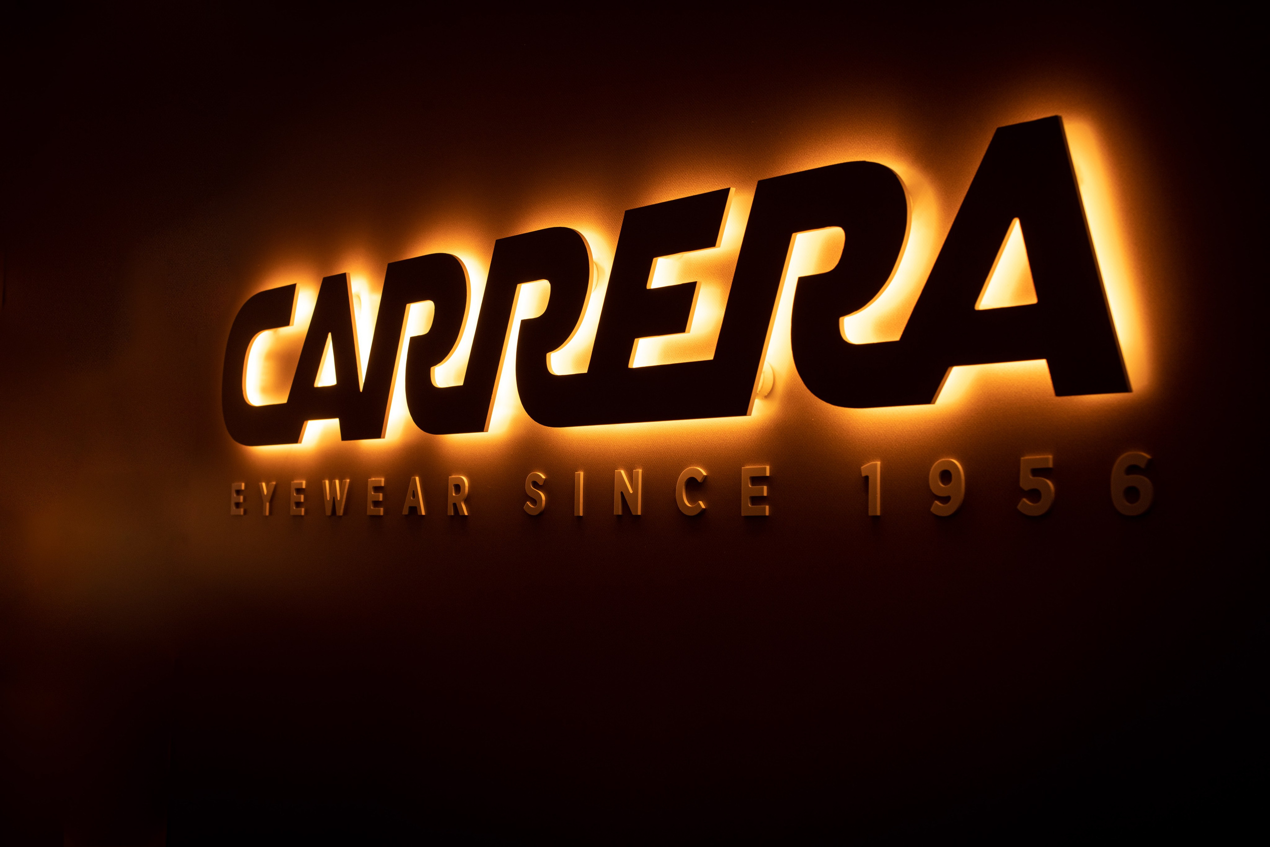 Safilo Group — Buying days in St. Petersburg. Двойняшки-фотографы Анна и Анастасия в Санкт-Петербурге