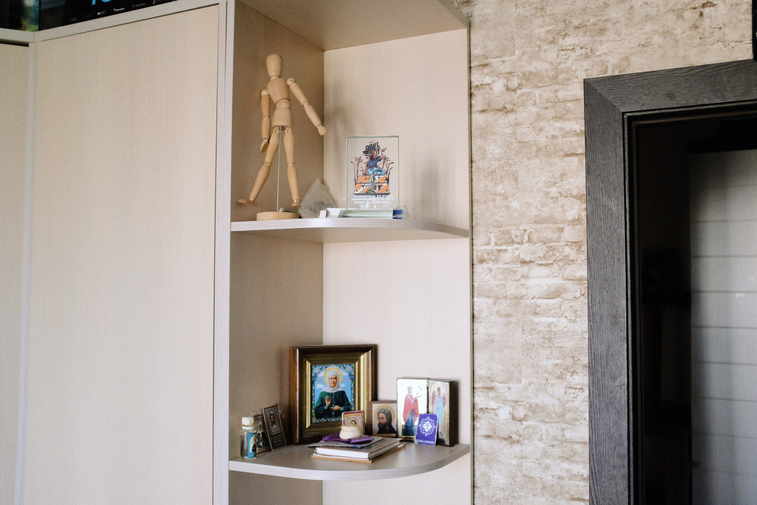 Книжка про брейк данс. Аня белка — художница и фотограф