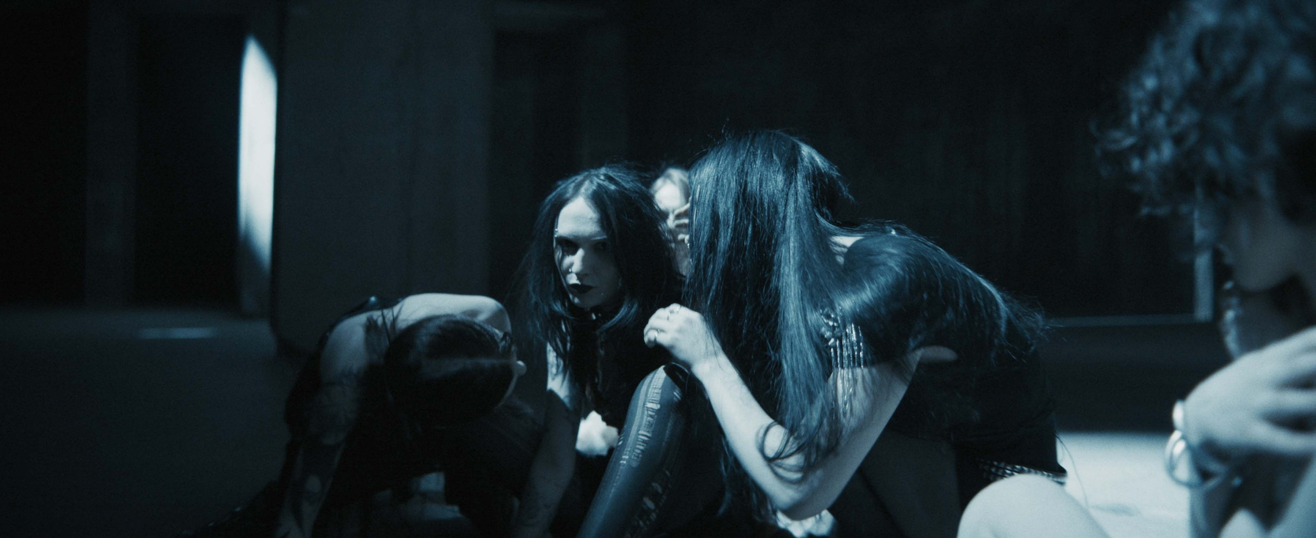 CRYSPEL — Anger Issues. Цветокоррекция видео