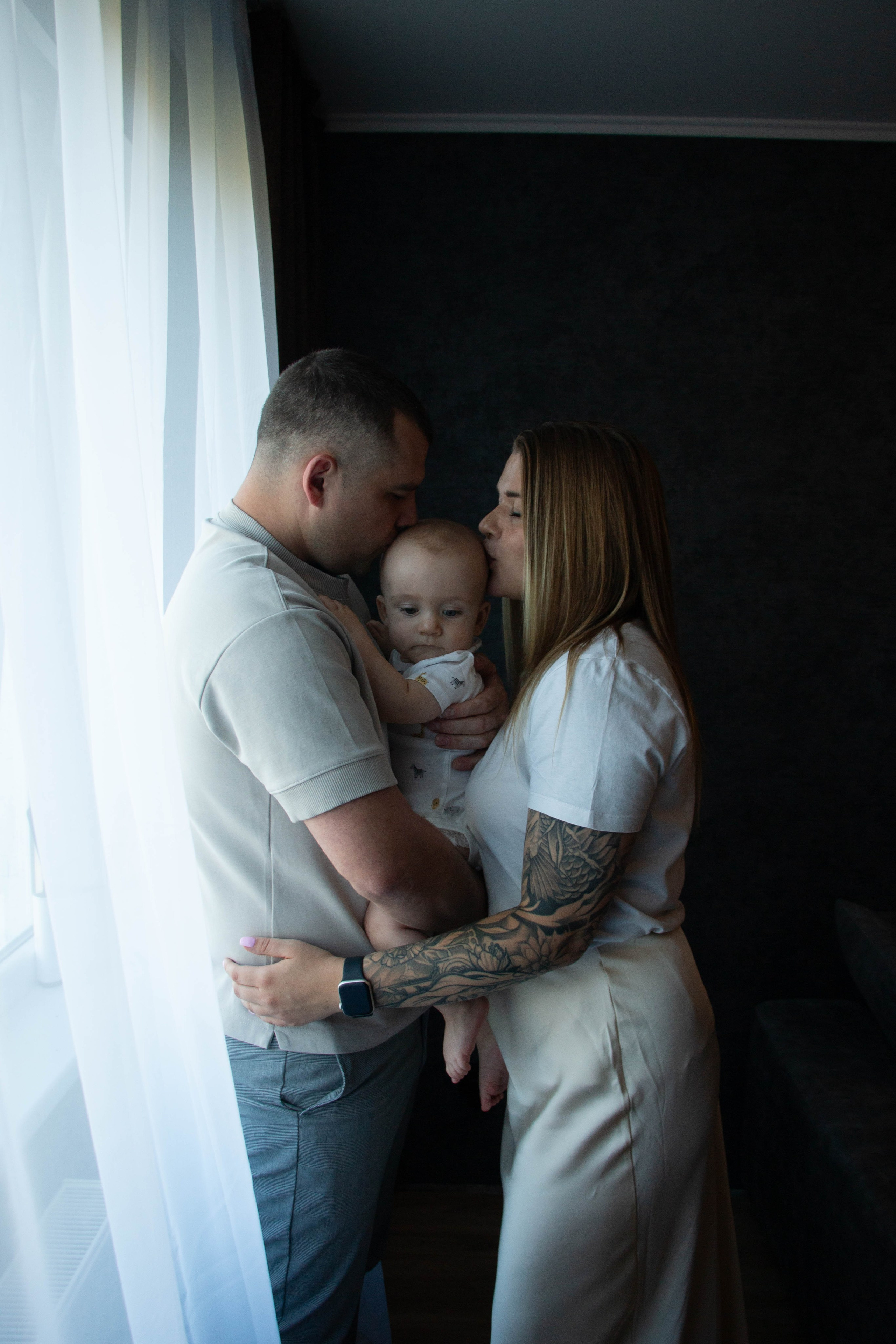 Артур, Вика и Роберт. Бережно сохраняю ваши чувства и истории на своих фотографиях