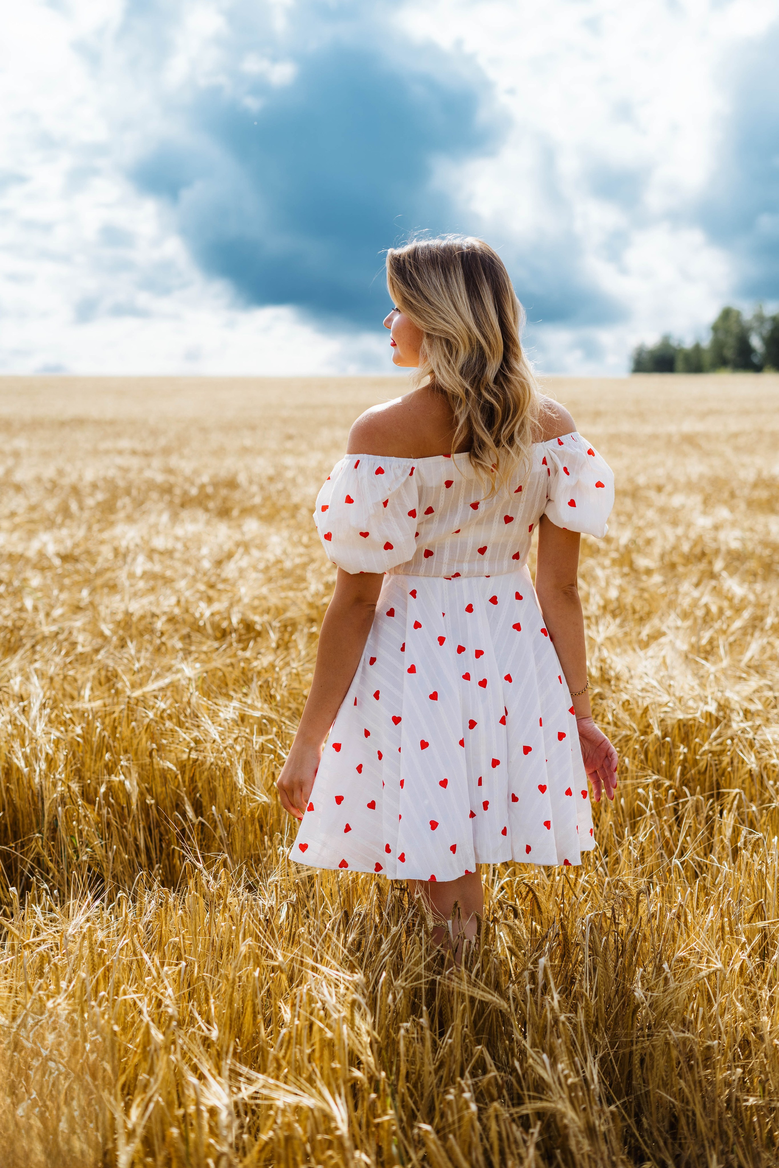 Елена, Сергиев Посад, пшеничное поле. Наталья Дукалова фотограф Щелково Королев Пушкино Москва Балашиха