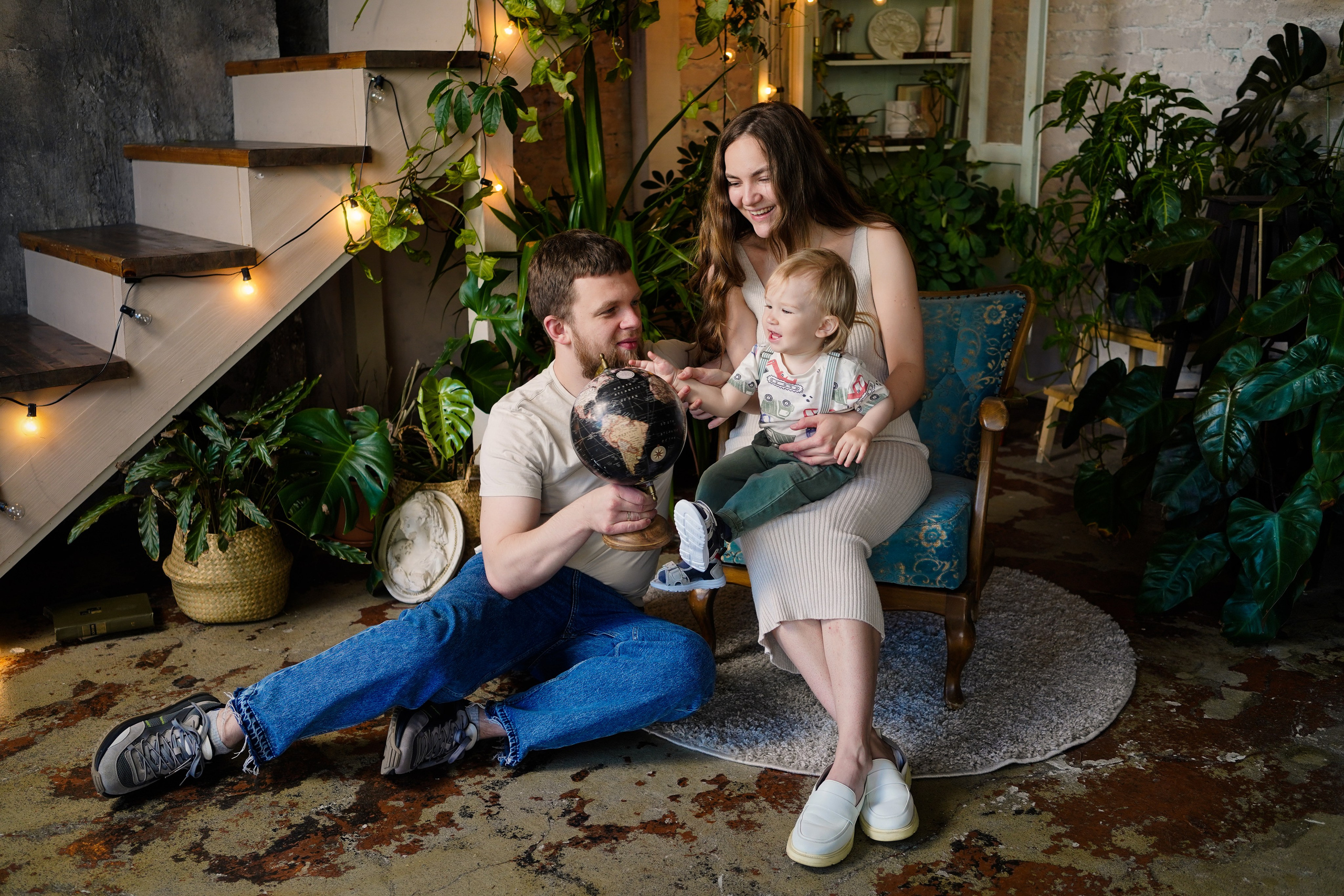 Семья с малышом в фотостудии. Семейный и портретный фотограф в Екатеринбурге Анна Лобанова