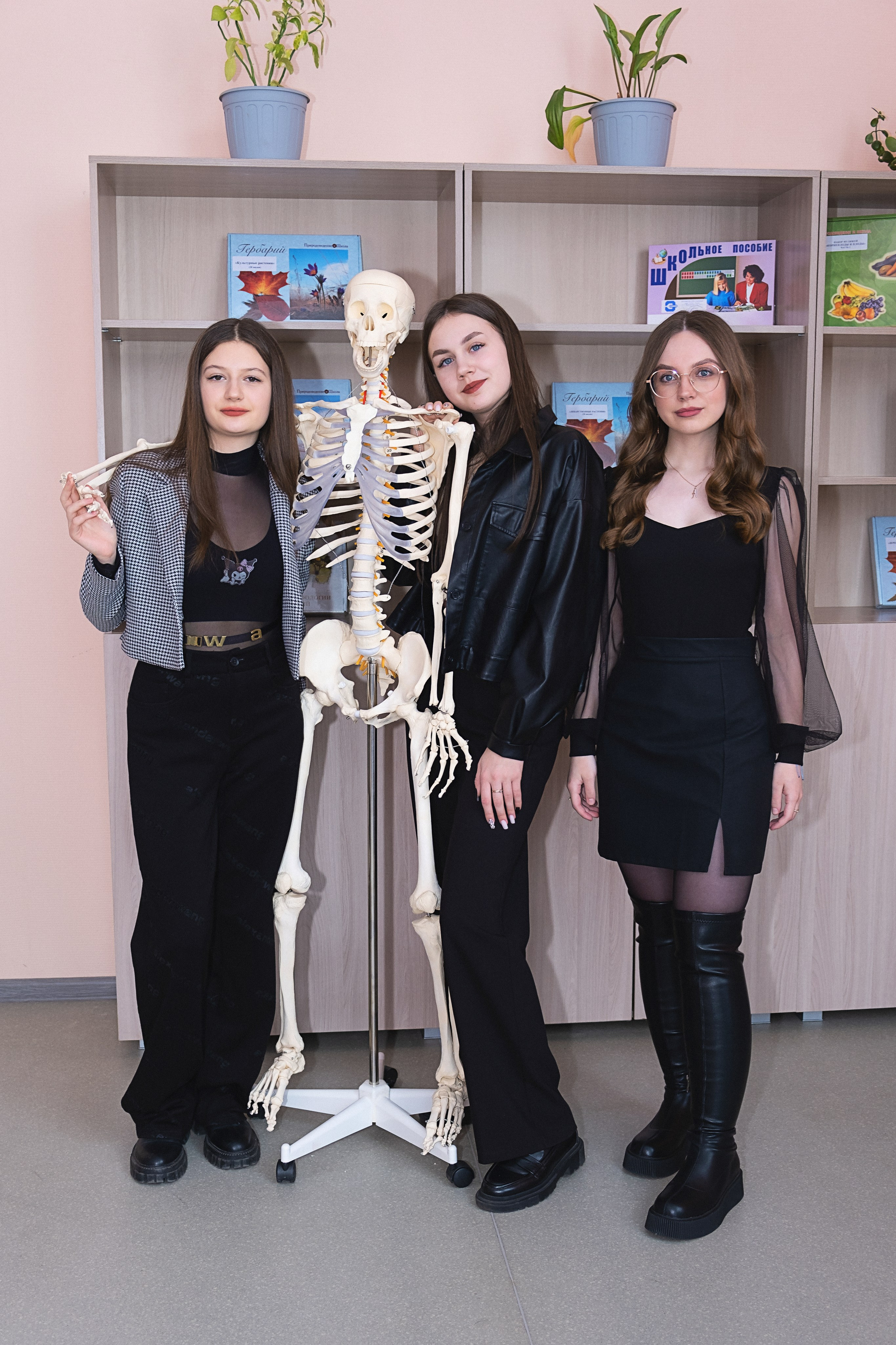 Выпускной альбом 2024. Фотограф и видеограф в Омск/Москва Сащенко Лера