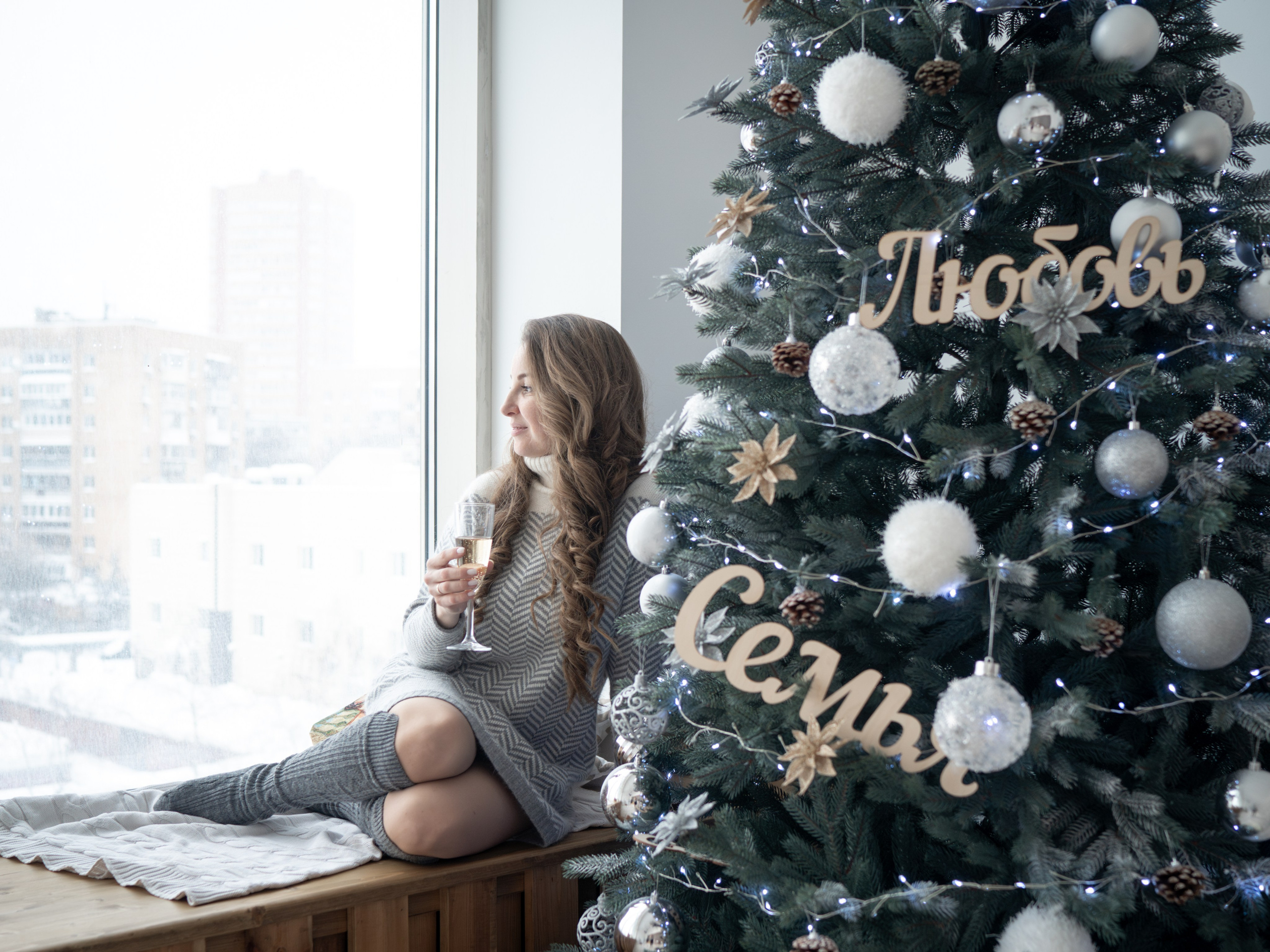 С самоедской лайкой. Фотограф Зинаида Евдокимова