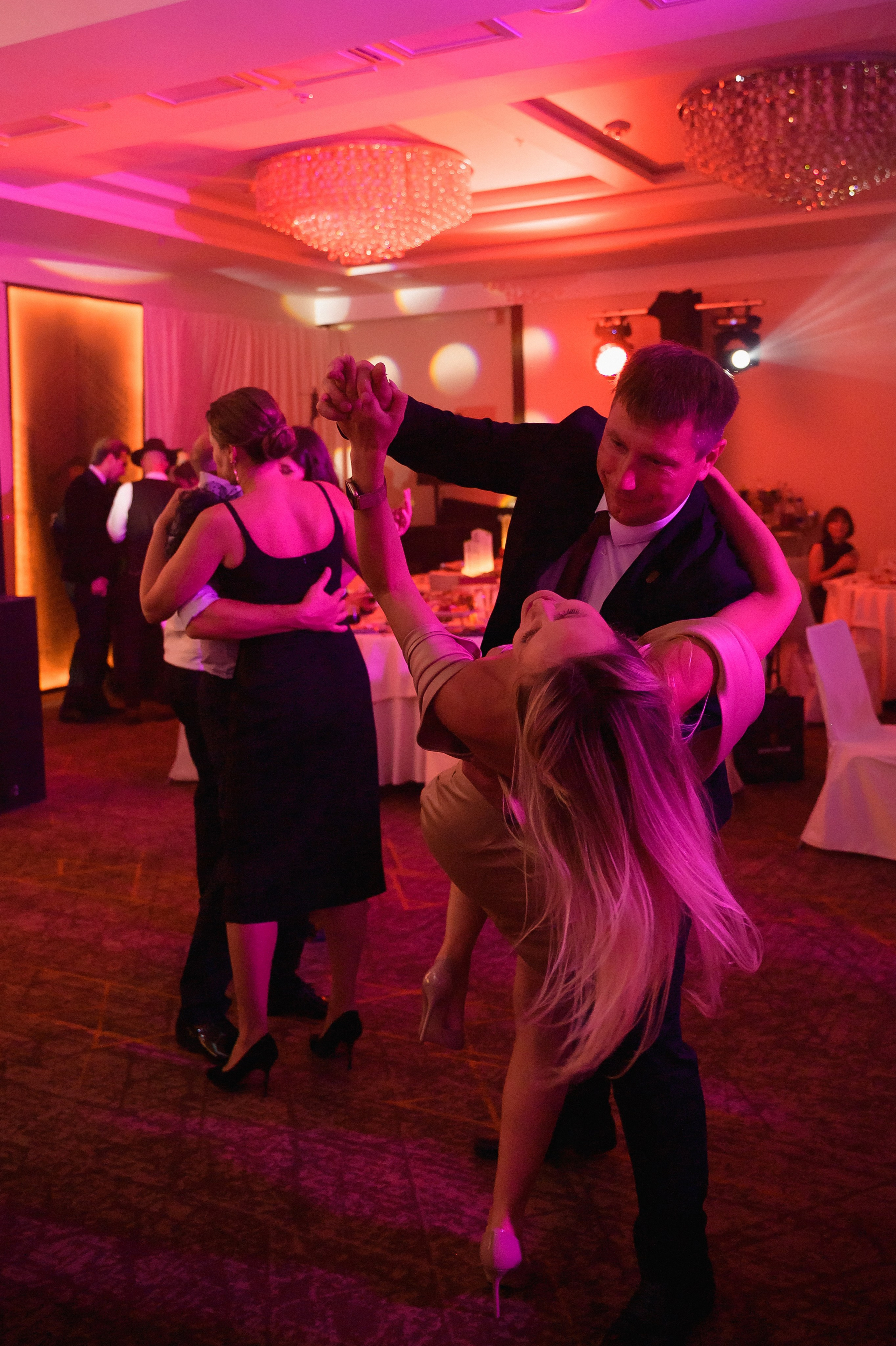 ДОМ-СТРОЙ. Свадебный фотограф в Новосибирске Алена Цизман