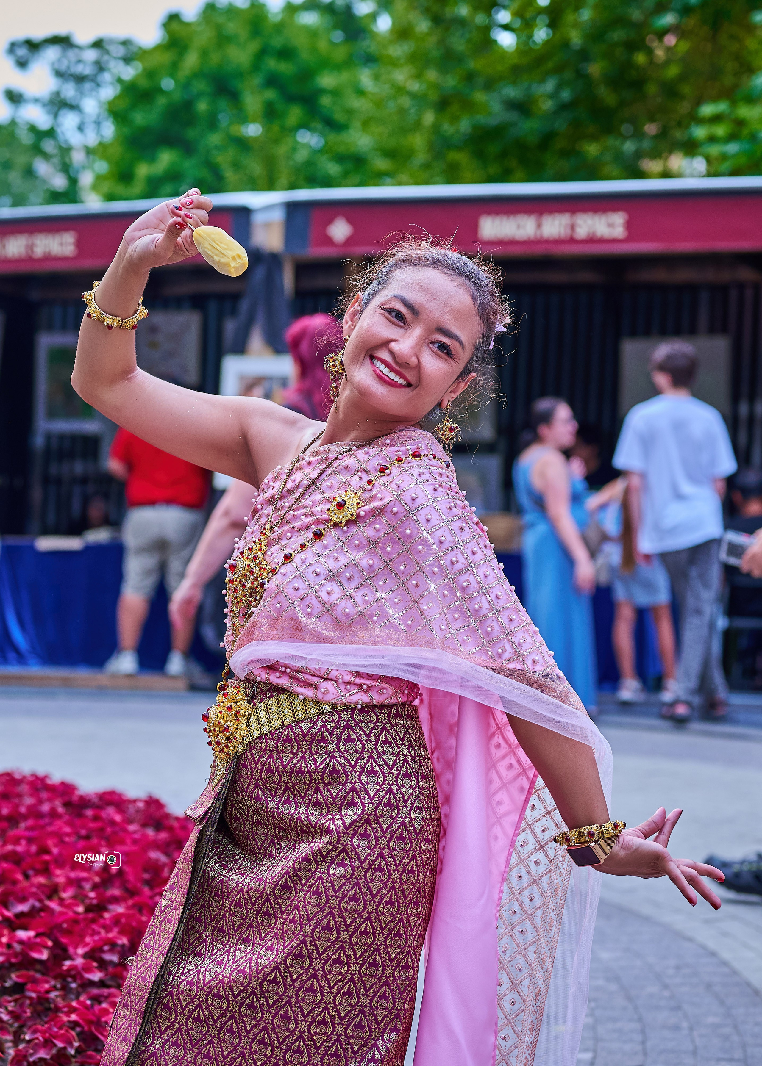 Hi, I’m Dairo James of  The Elysian Photography! I capture genuine moments across weddings, events, and portraits in Moscow