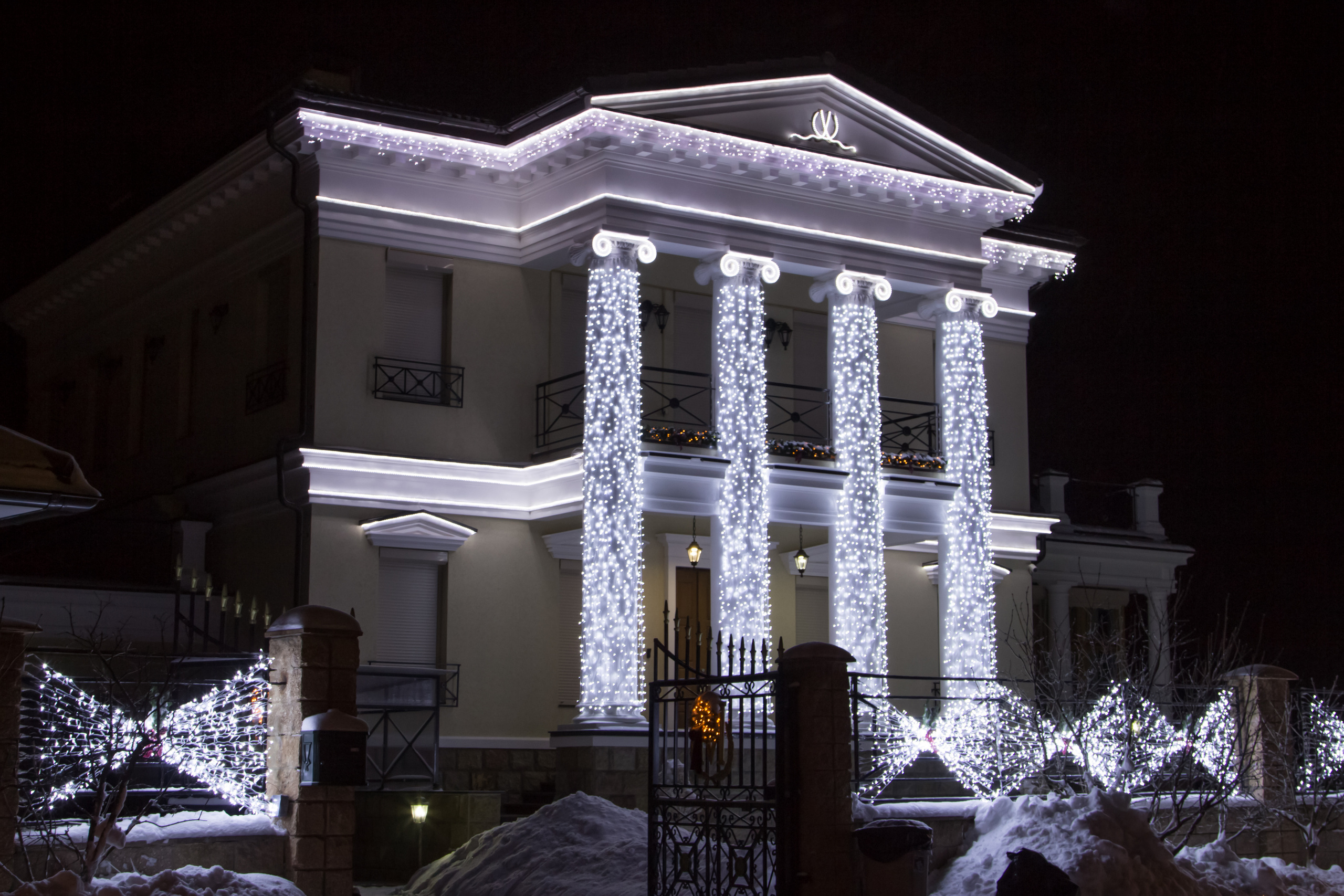 Стильное новогоднее оформление. Кризисный и телесно-ориентированный психолог в Москве Печора Катерина✨