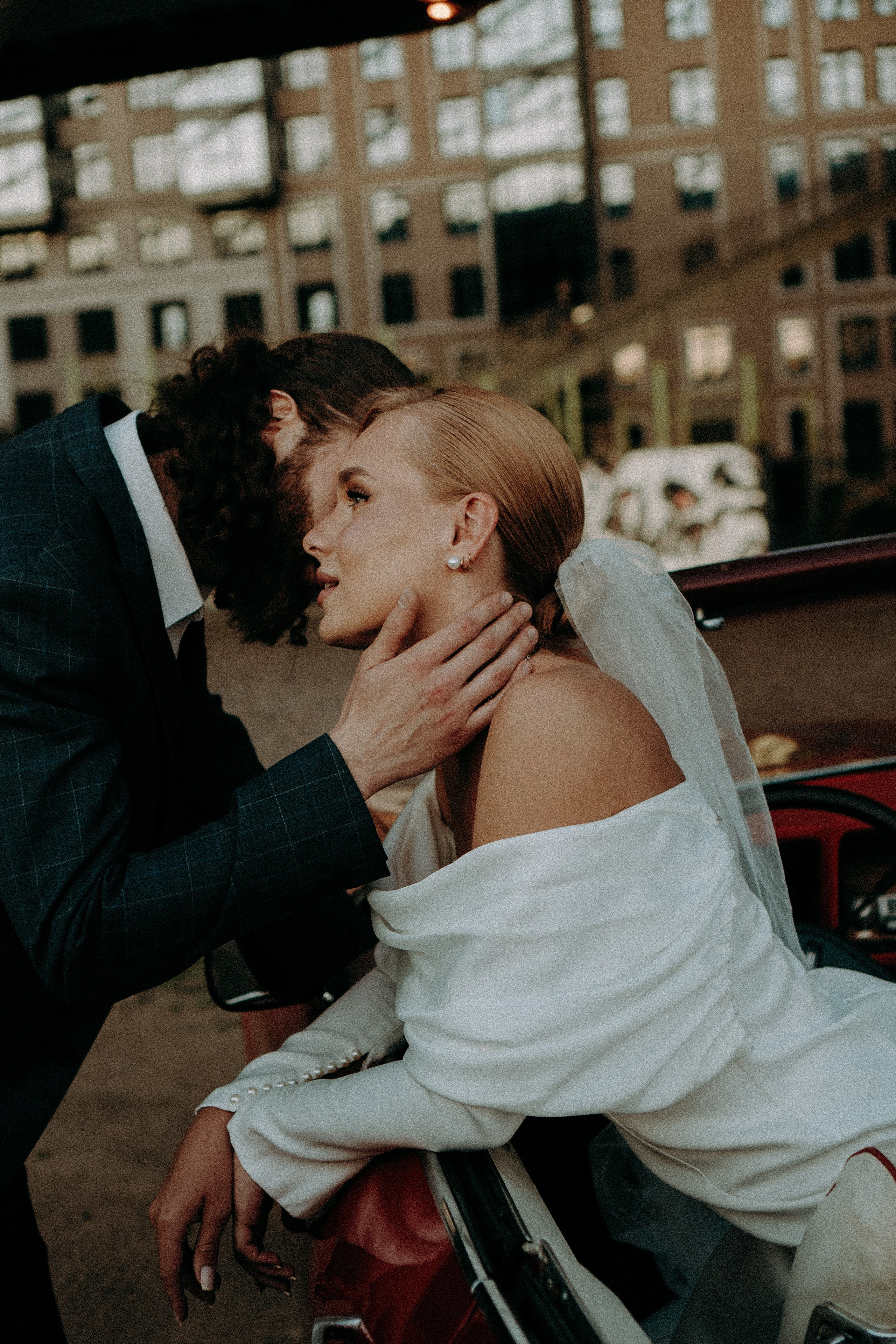 СВАДЕБНАЯ СЬЕМКА ВОЗЛЕ МСОТА БЕТАНКУРА НА КАБРИОЛЕТЕ. Профессиональный фотограф, Санкт-Петербург — Виктория Богомолова