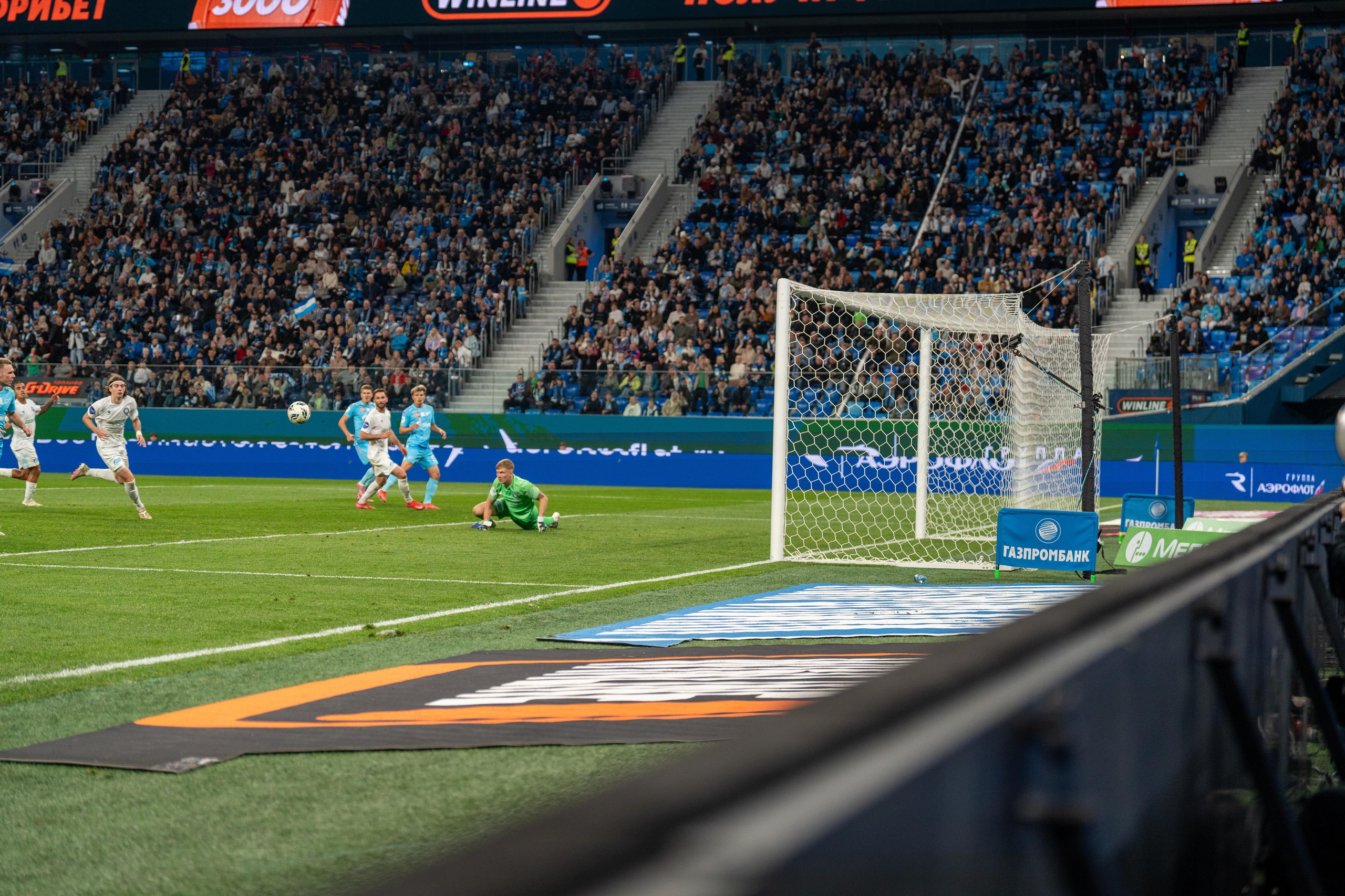 Репортаж спортивного фотографа Санкт-Петербург: гол Зенита в матче с Оренбургом