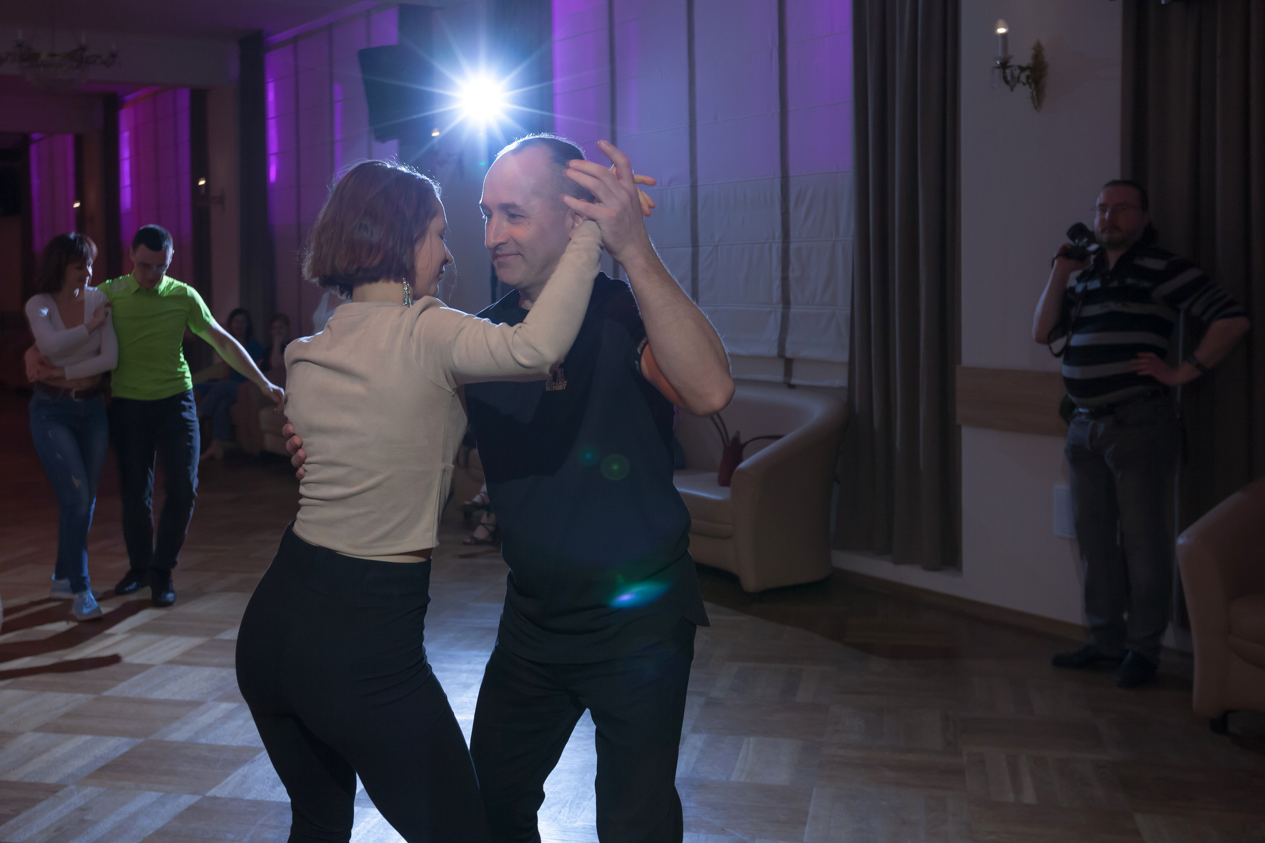 Вечер бачаты. Семейный и предметный фотограф Мария Львова Санкт-Петербург flitphoto