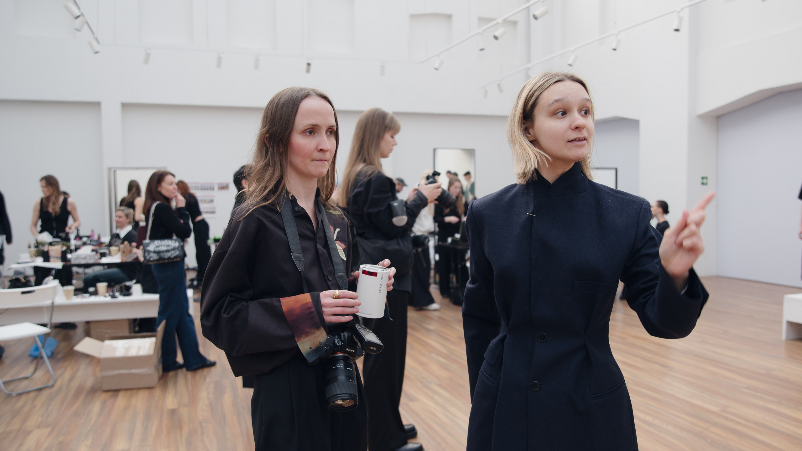 Бекстейдж показа «Новые Имена» собака.ru|ДЛТ. Портретный и репортажный фотограф в Санкт-Петербурге