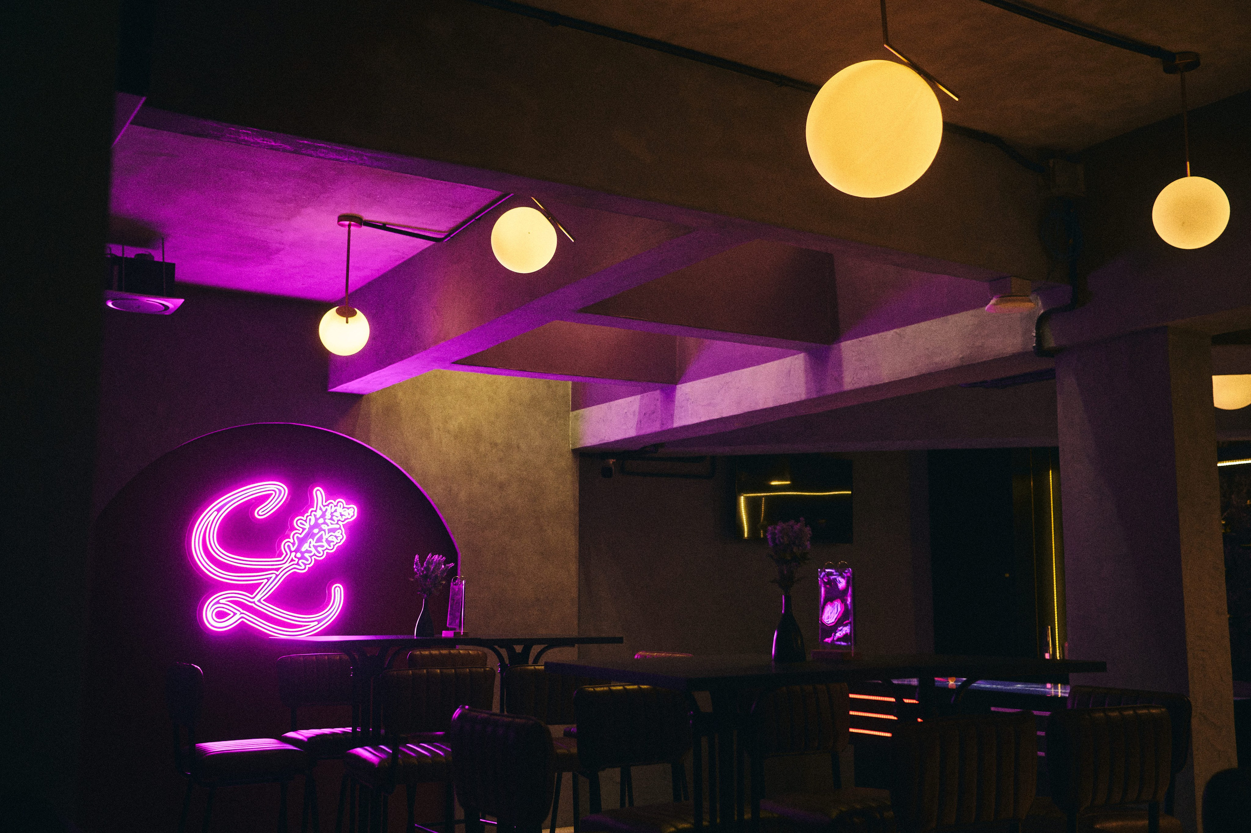 Lavender Mansion. See the moment and catche. commercial and reportage