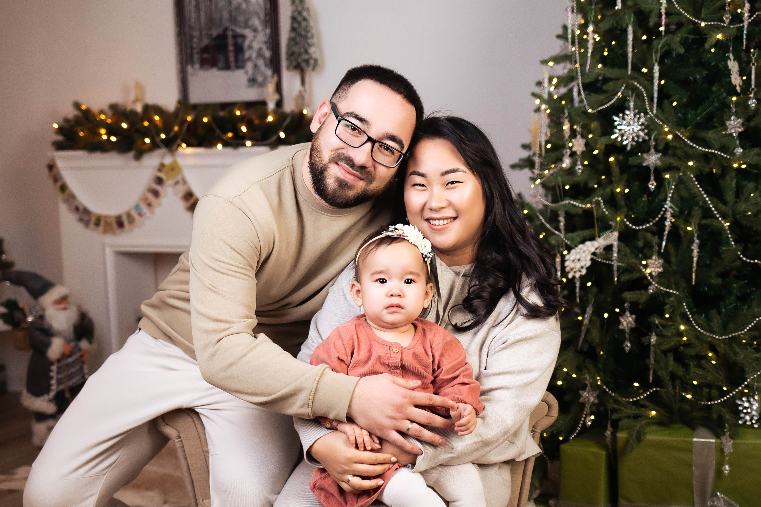 Семейная фотосессия в студии. Фотограф новорожденных в Новосибирске